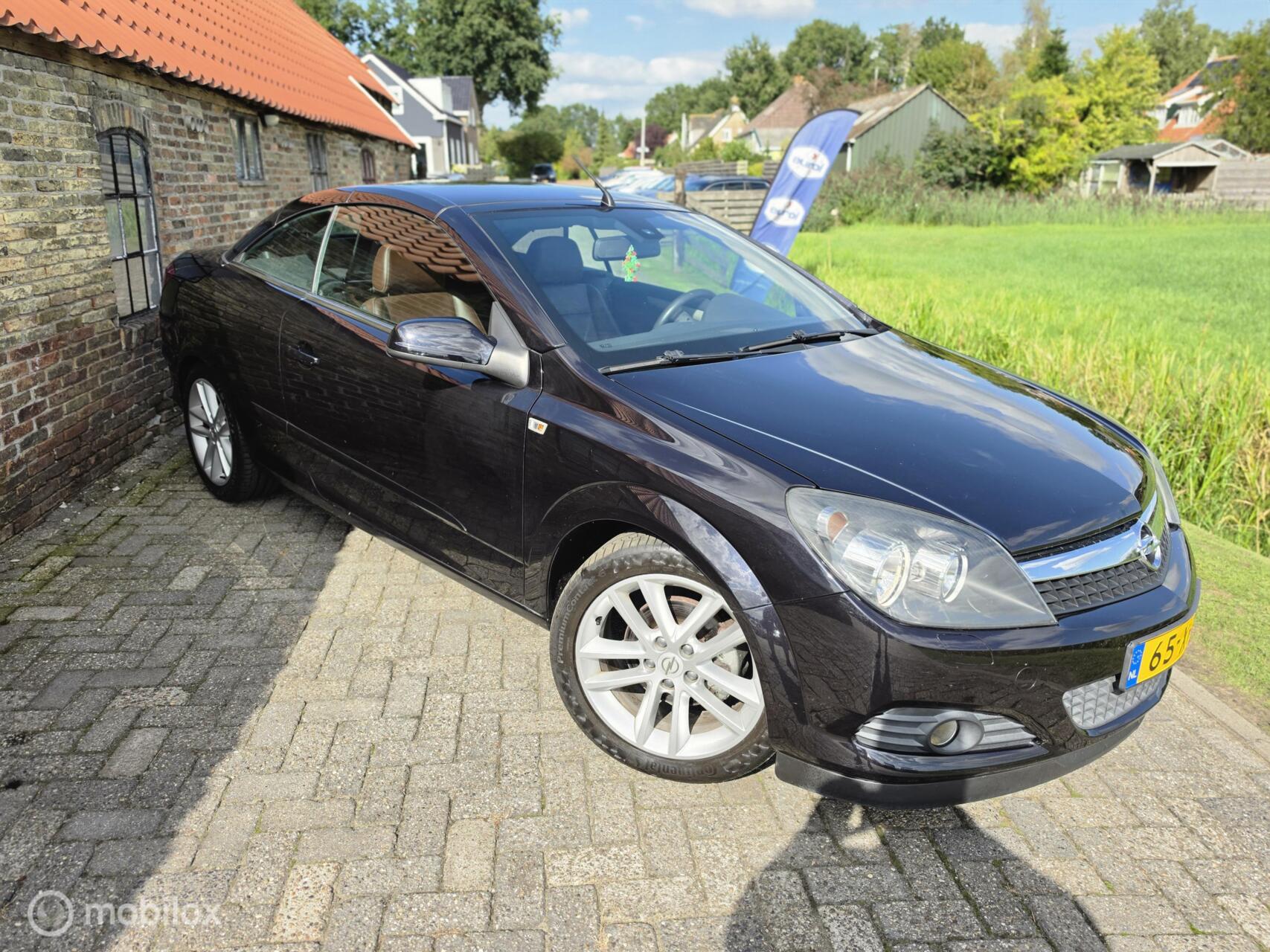 Foto van Opel Astra Twin Top