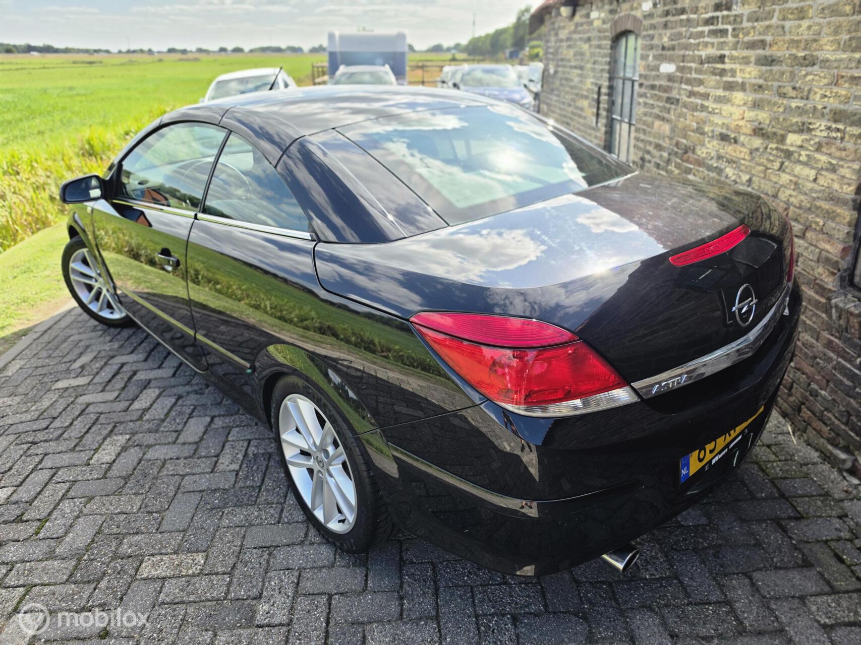 Foto van Opel Astra Twin Top