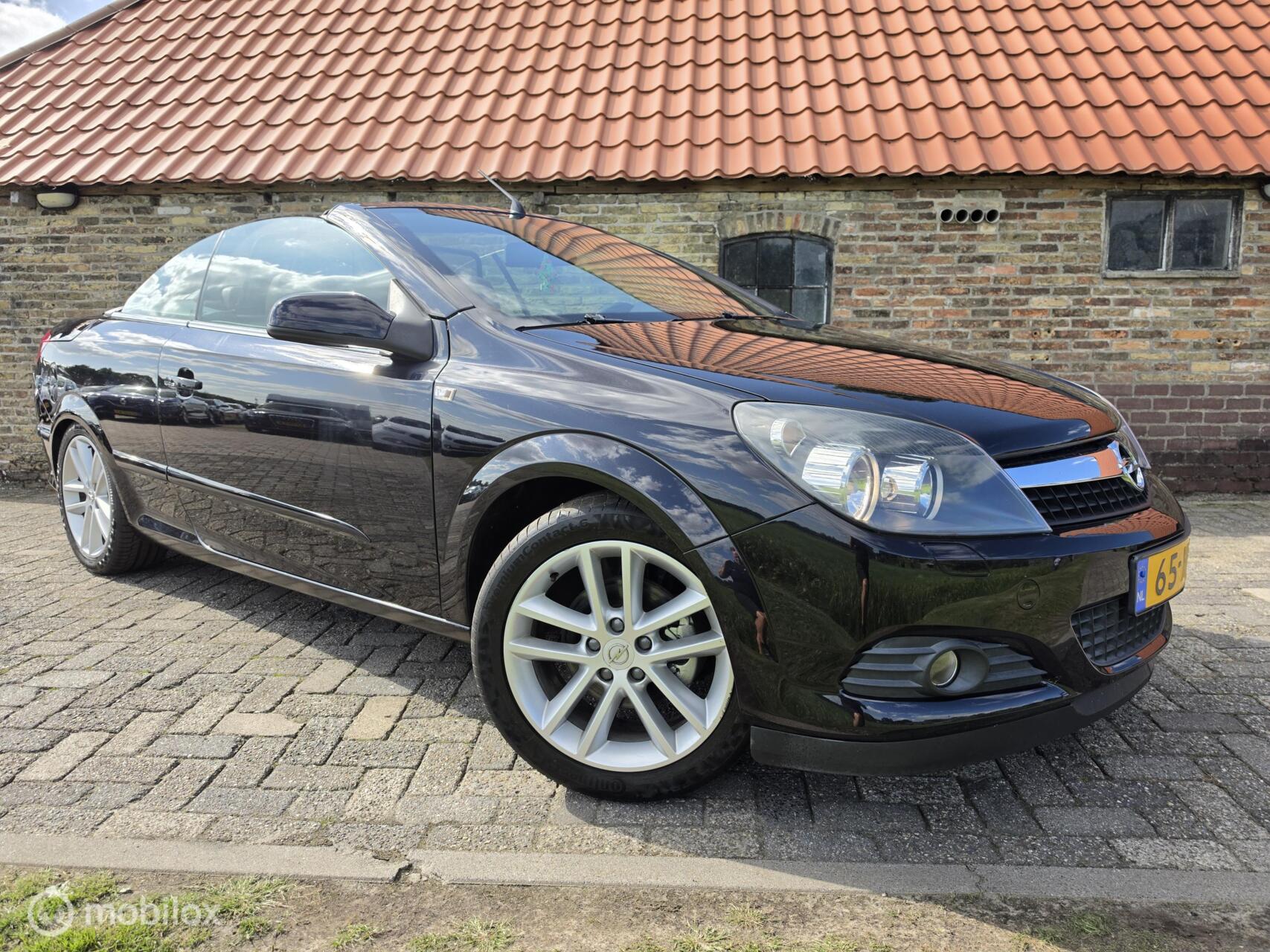 Foto van Opel Astra Twin Top