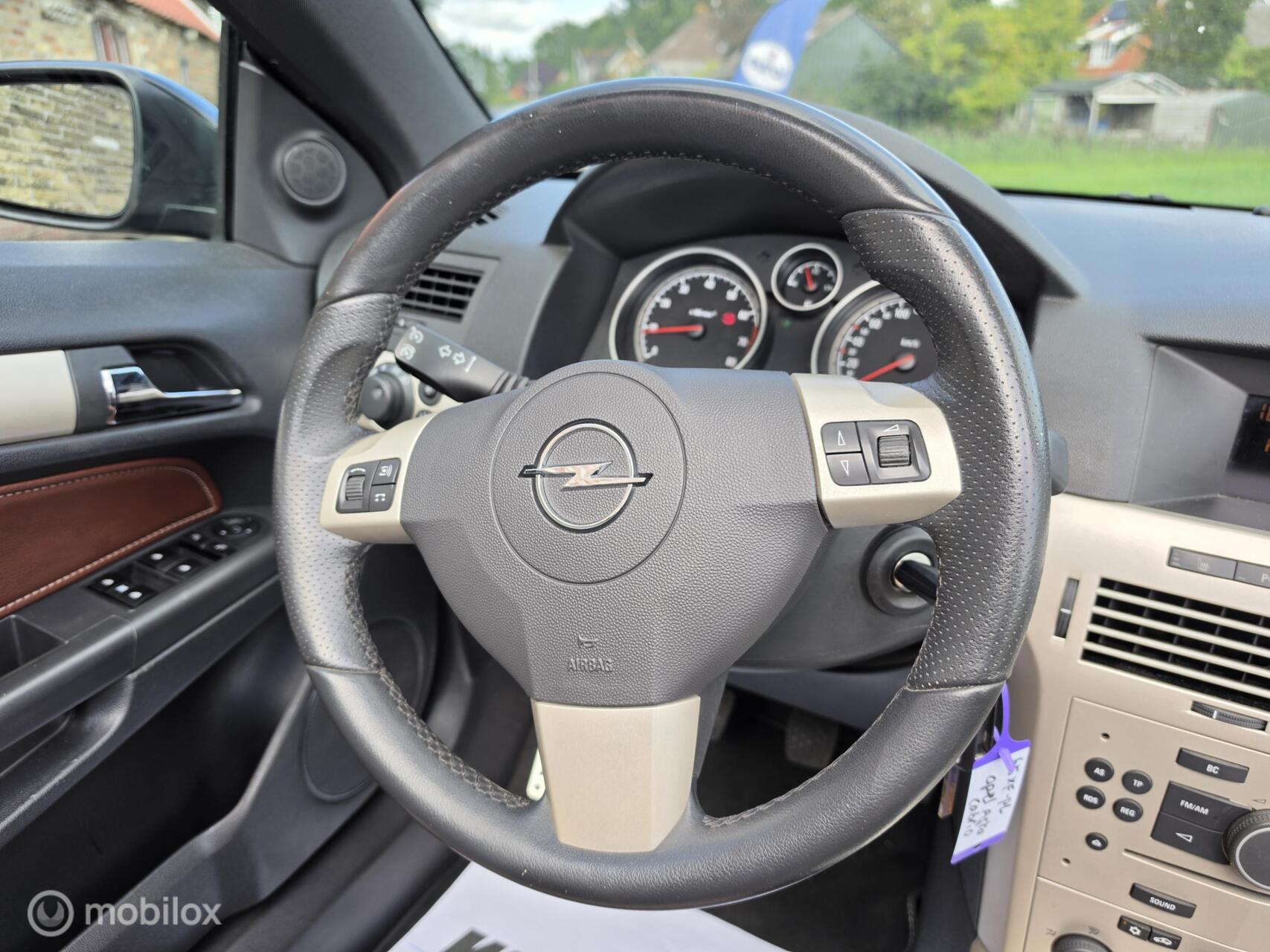 Foto van Opel Astra Twin Top