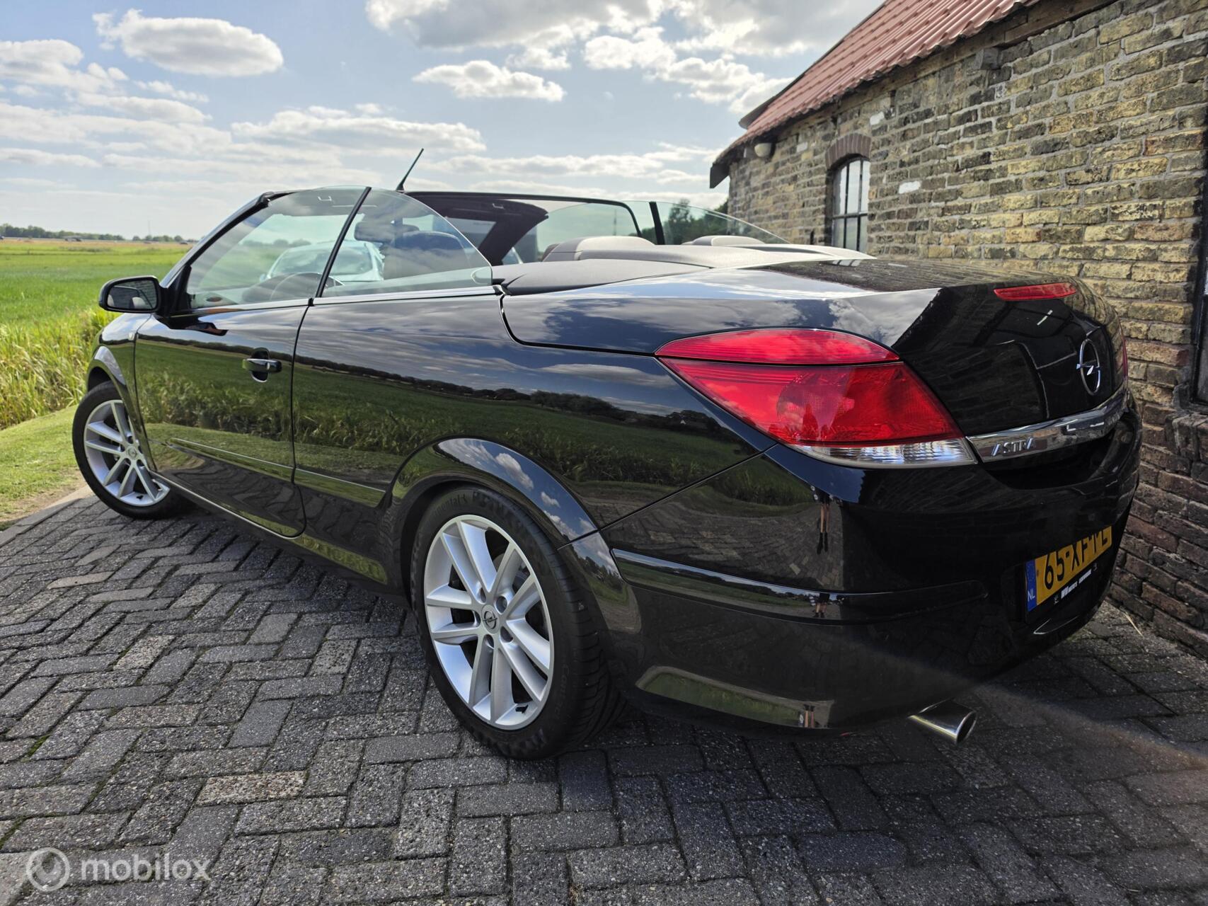 Foto van Opel Astra Twin Top