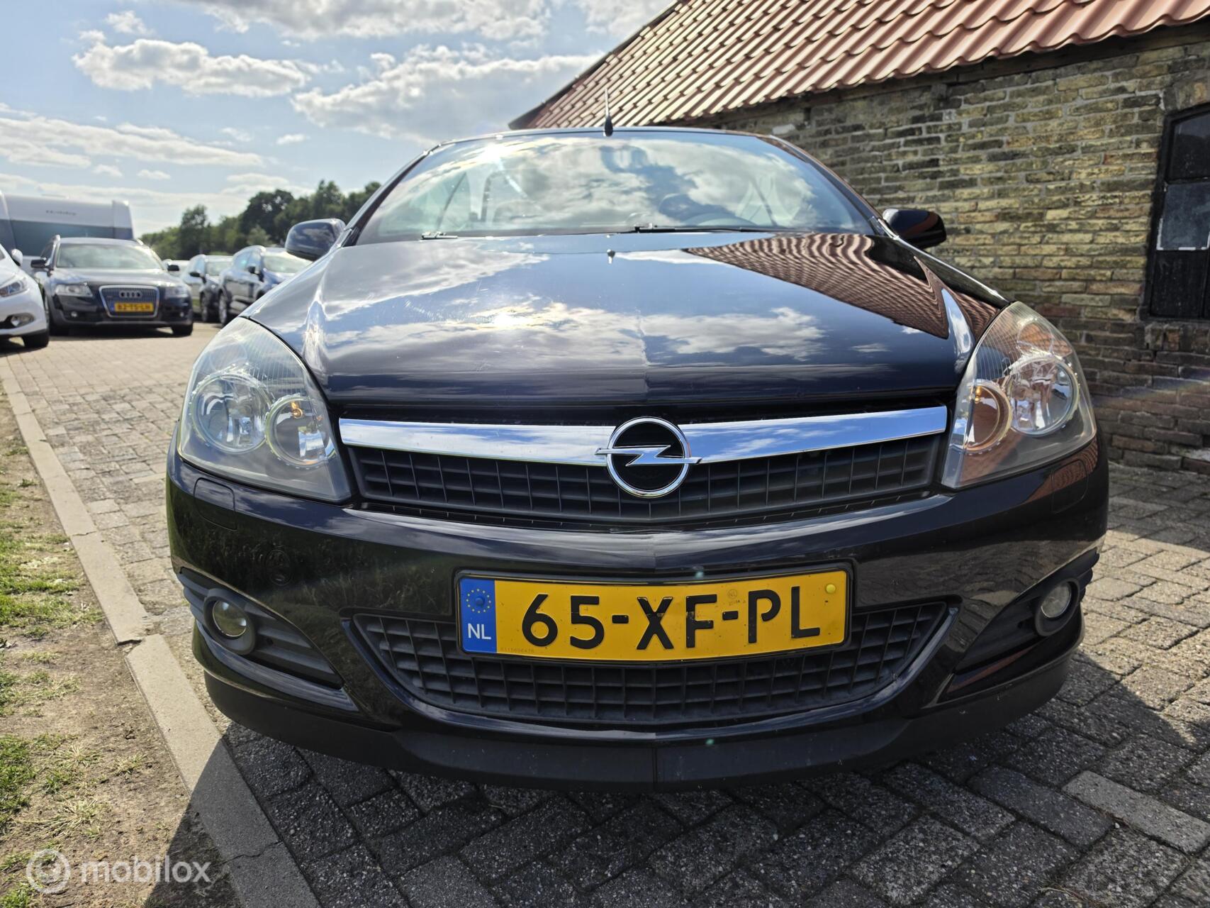 Foto van Opel Astra Twin Top