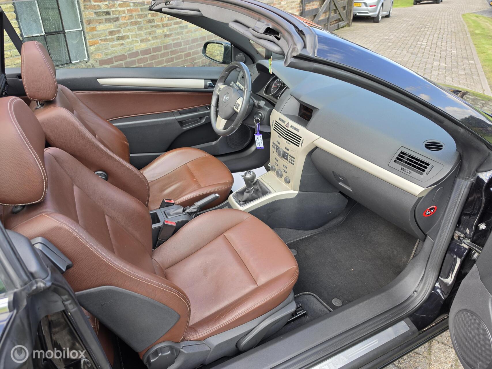 Foto van Opel Astra Twin Top