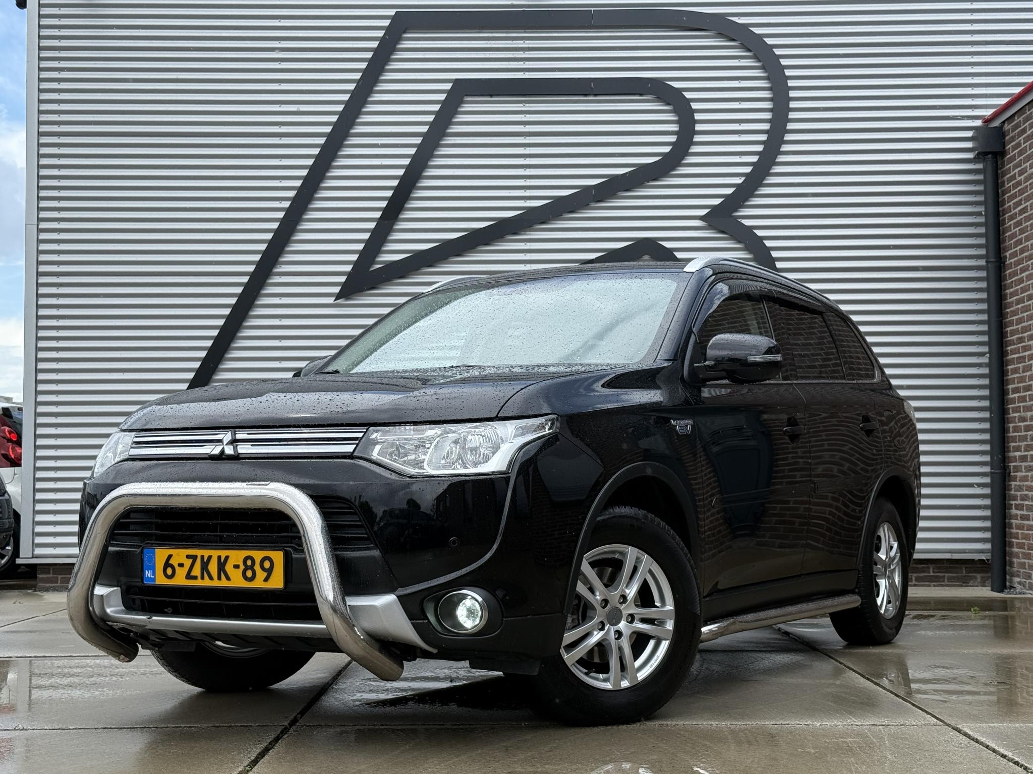 Mitsubishi Mitsubishi Outlander 2.0 PHEV Business Edition X-Line 2015 - voorkant