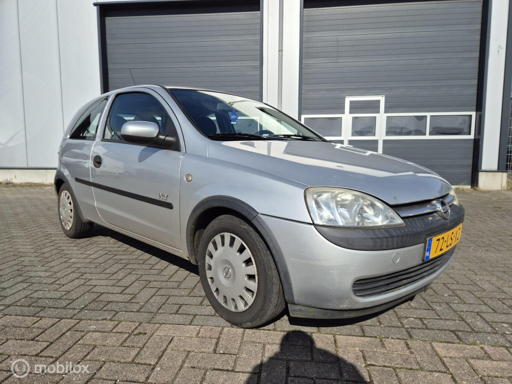 Opel Corsa-c 1.2-16V Njoy 2003 - voorkant
