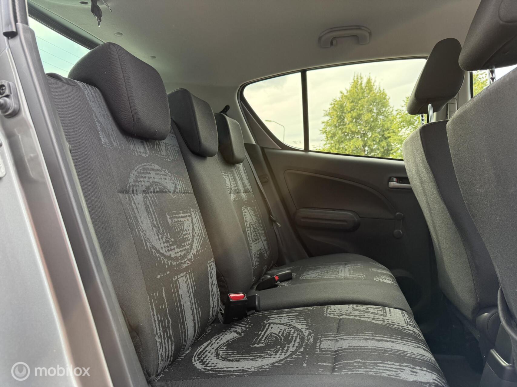 Foto van Opel Agila