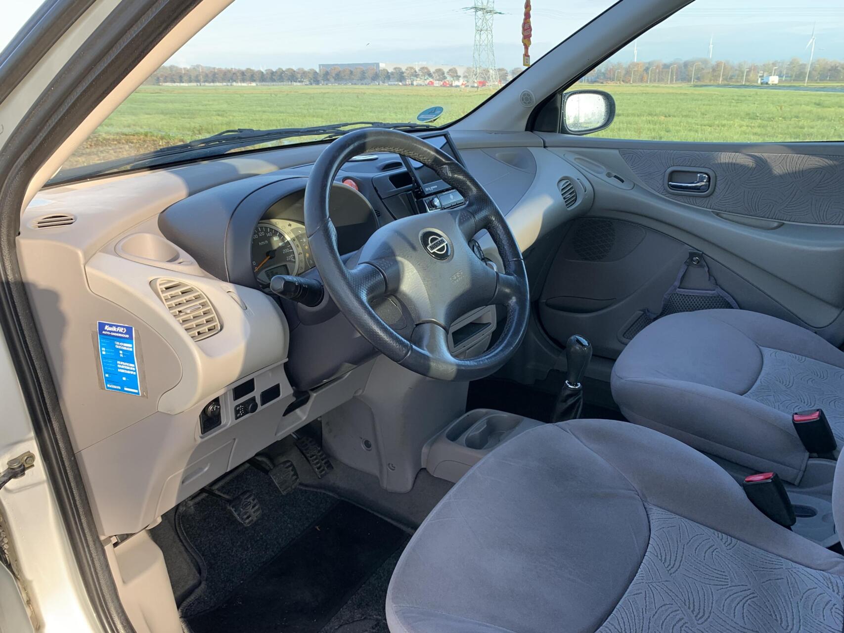 Foto van Nissan Almera Tino
