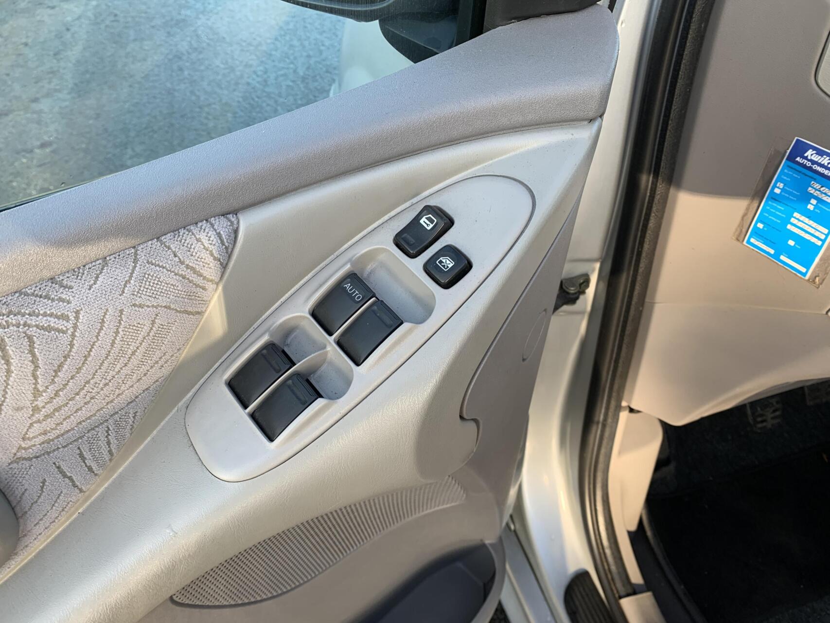 Foto van Nissan Almera Tino