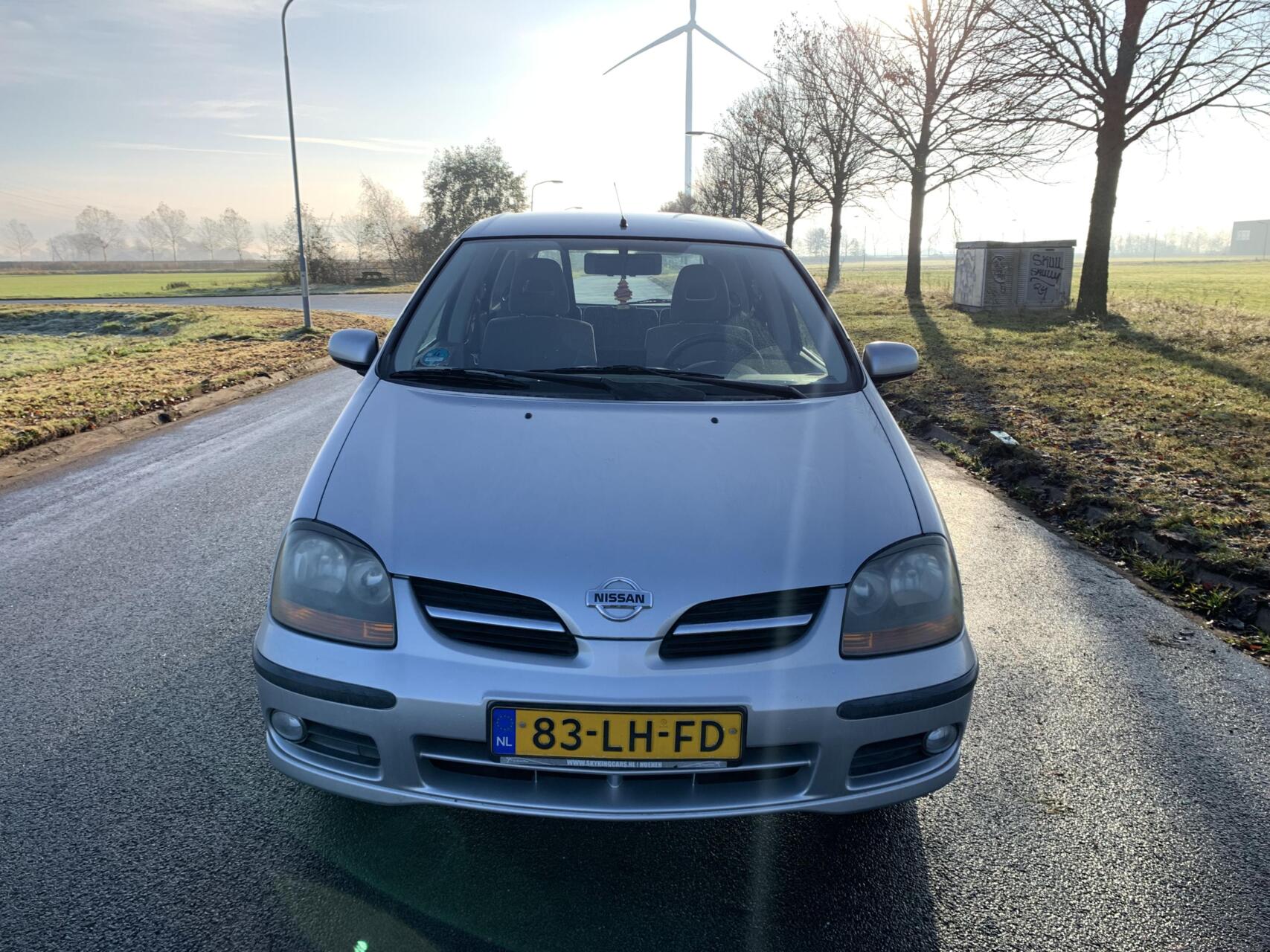 Foto van Nissan Almera Tino