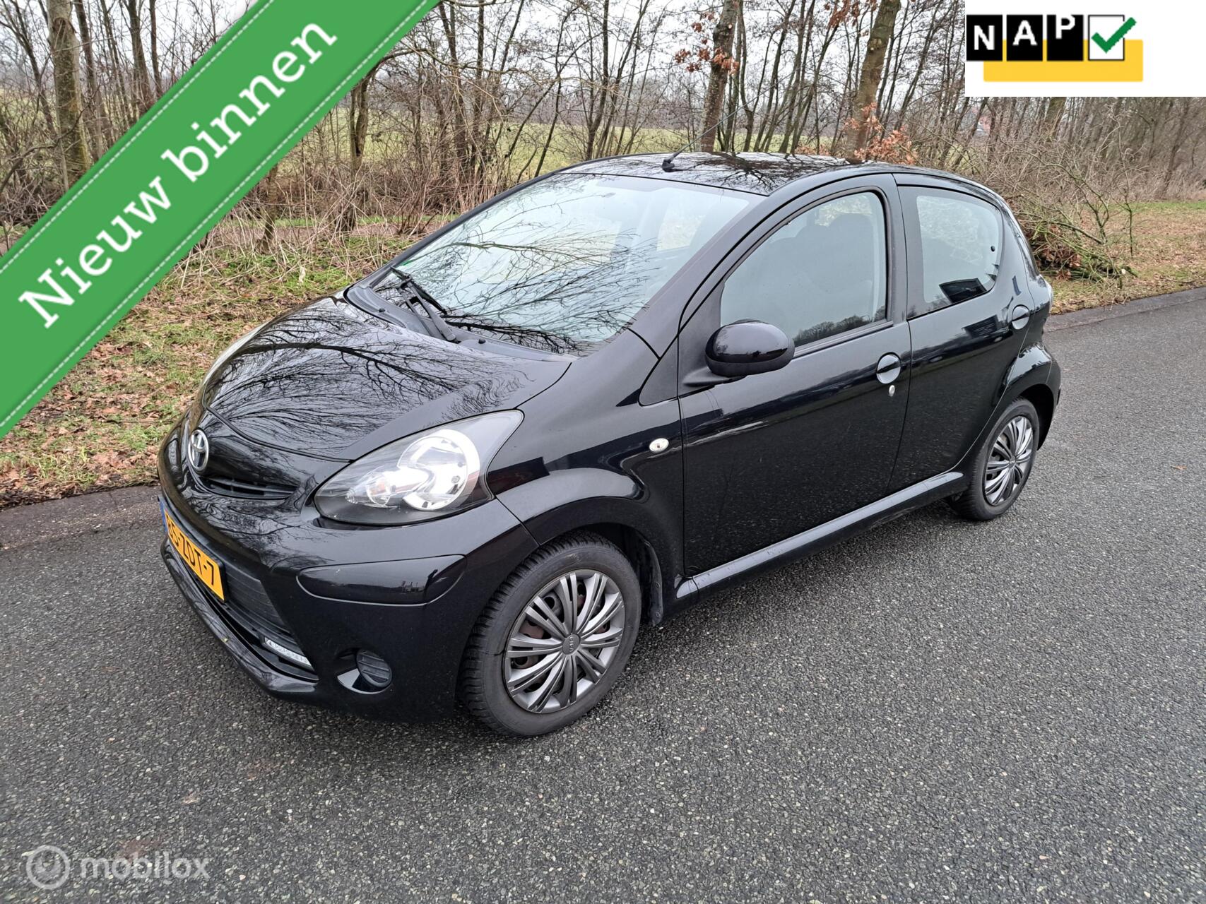 Toyota Toyota Aygo 1.0 VVT-i Aspiration # Met Nw-APK!! 2012 - voorkant