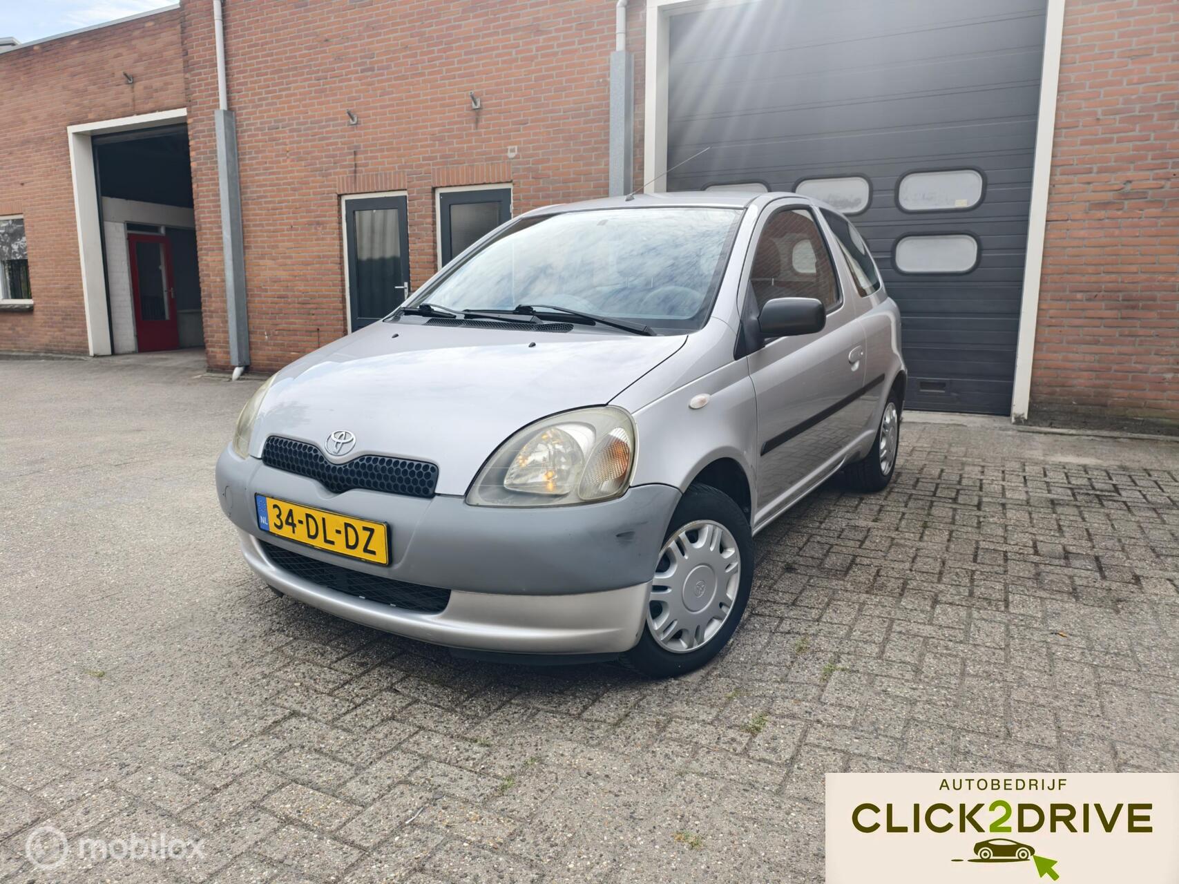 Toyota Toyota Yaris 1.0-16V VVT-i Terra 1999 - voorkant