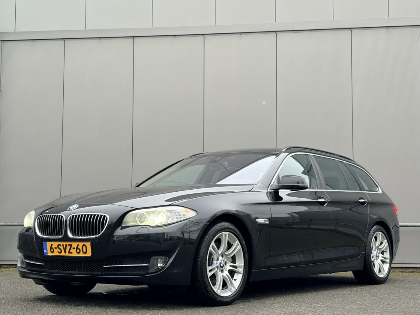 BMW 5er Reihe 535xi High Executive - navi - airco - leder - cruise - 2012 - voorkant