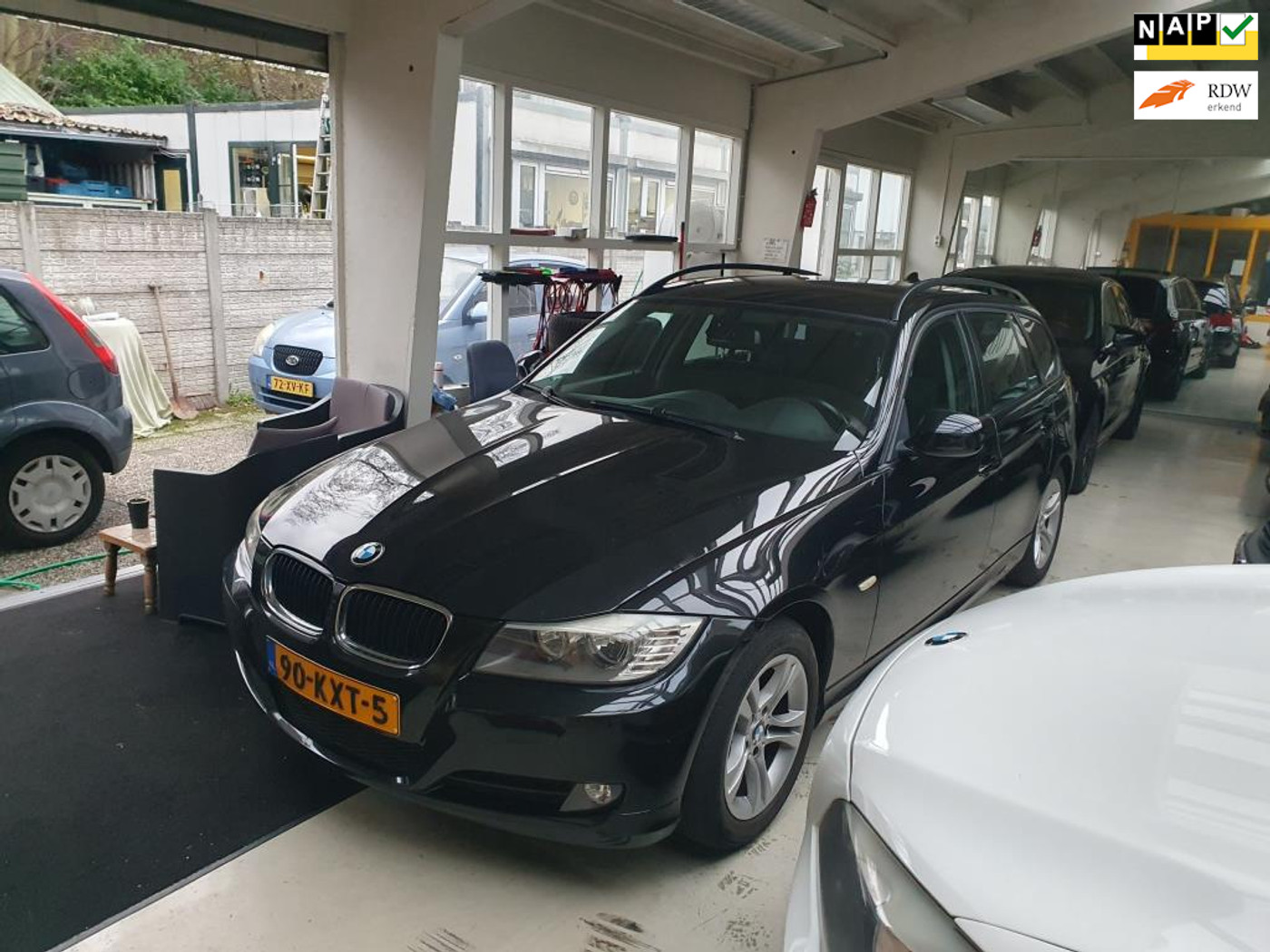 BMW 3er Reihe 320i Business Line Automaat Inruil Mogelijk 2010 - voorkant