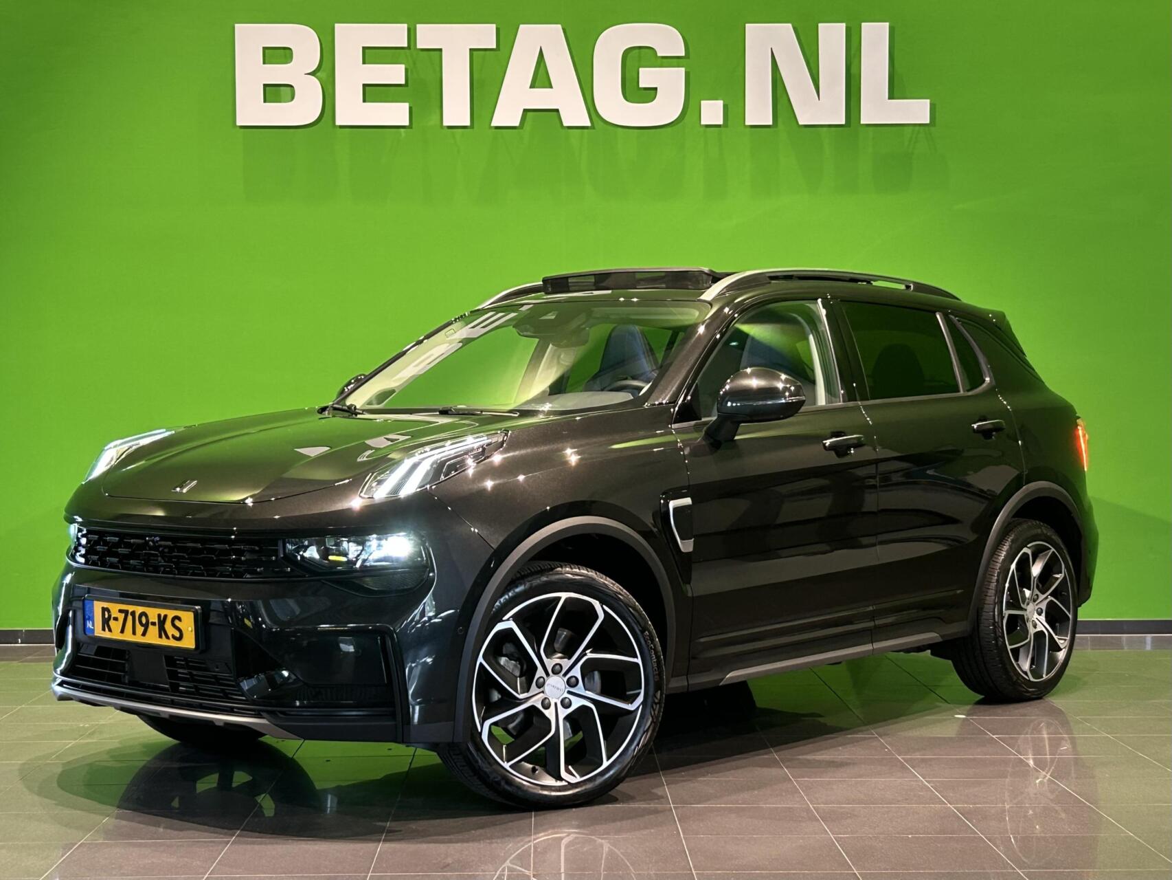 Lynk&co LYNK & Co 01 1.5| Black on Black | 2022 - voorkant