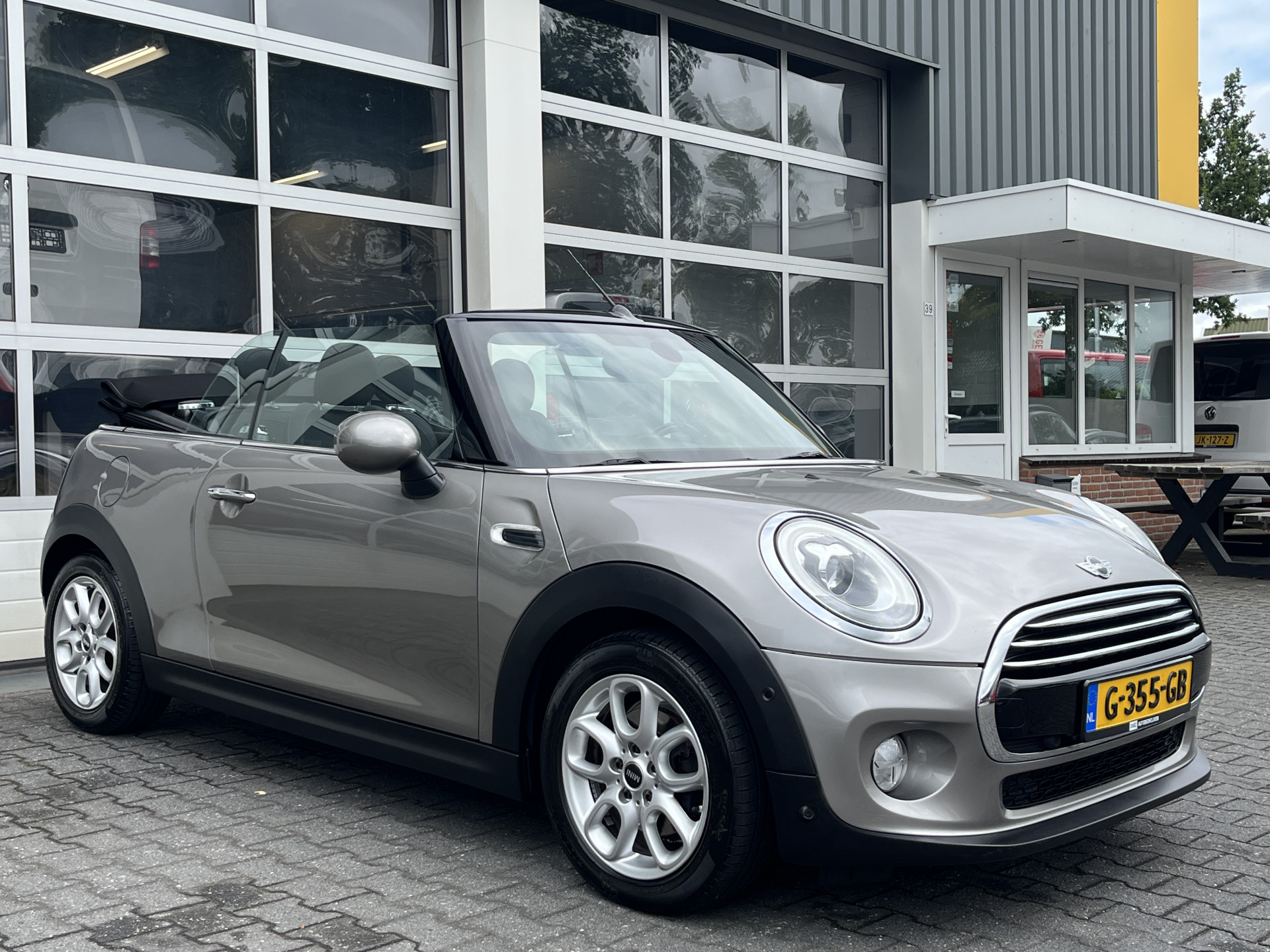 Mini Cooper 1.5 Cooper Salt 2018 - voorkant