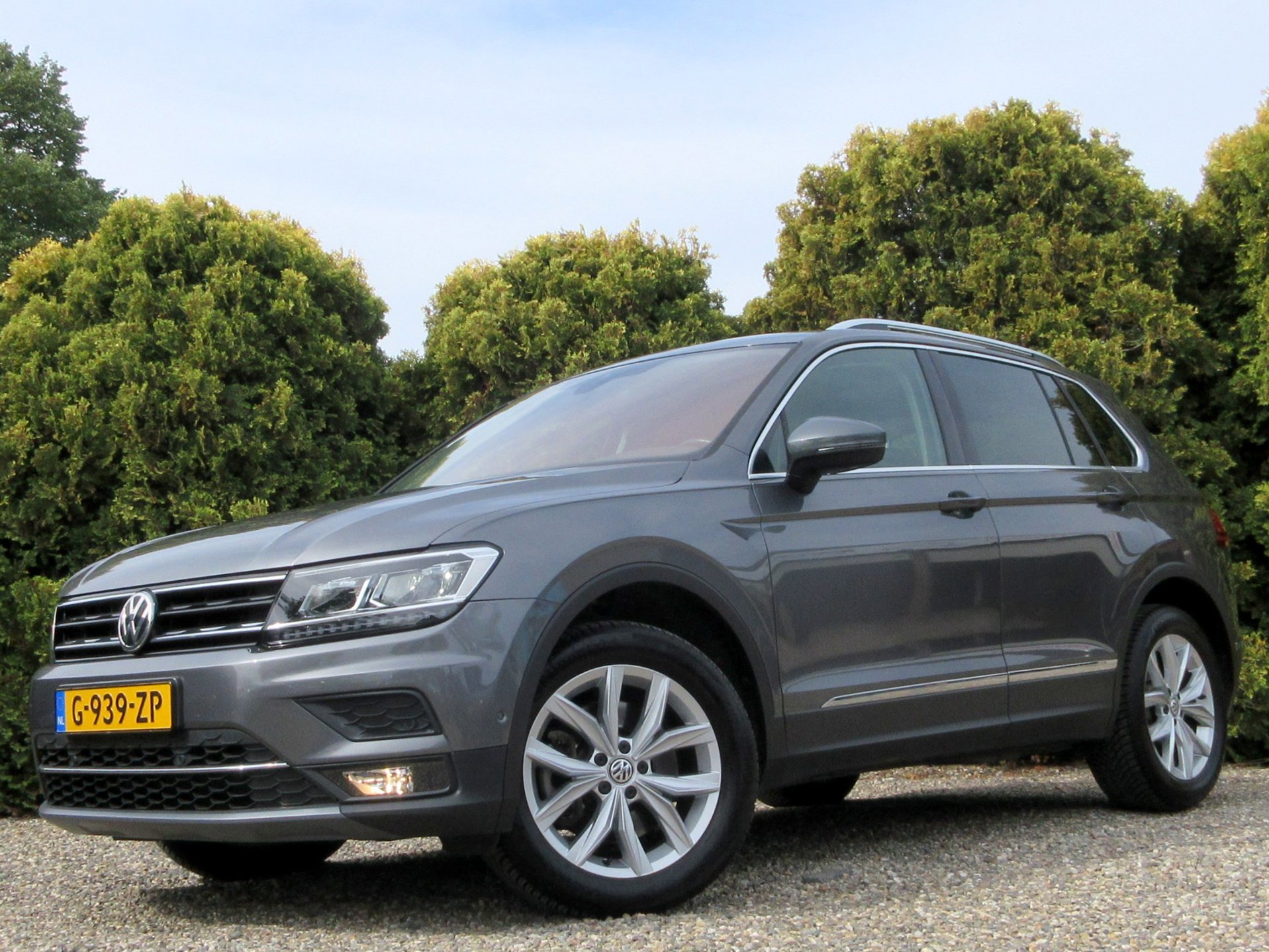 Volkswagen Tiguan 2.0 TSI 4Motion Highline Automaat * Trekhaak * 2020 - voorkant