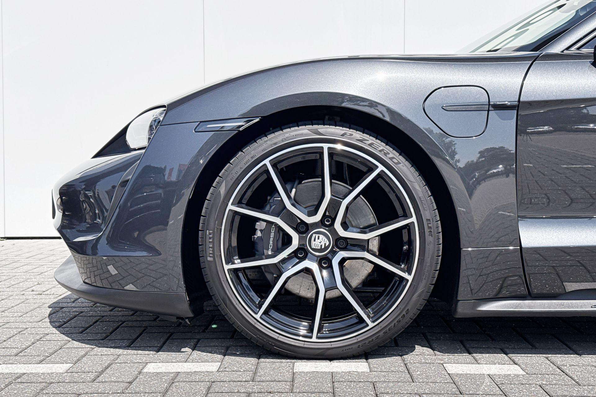 Foto van Porsche Taycan