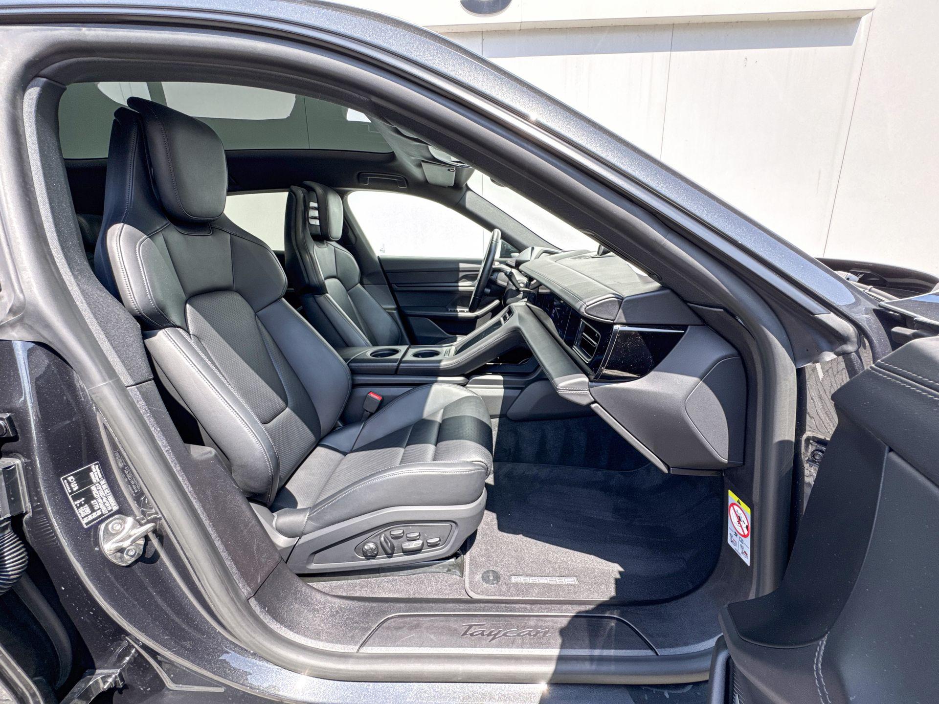 Foto van Porsche Taycan