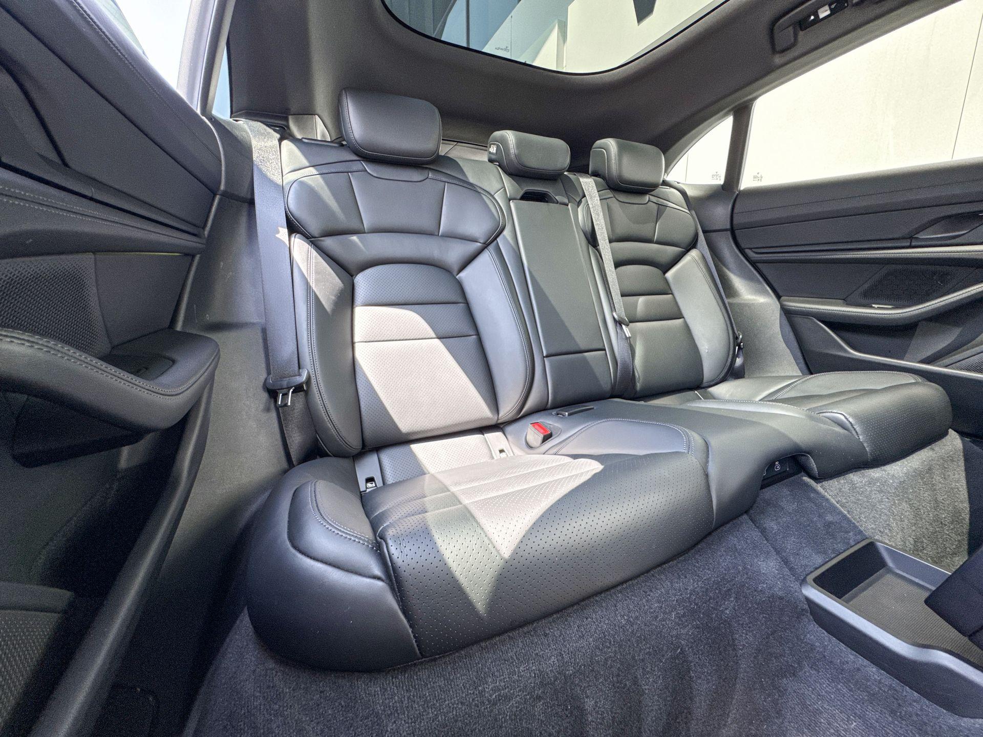 Foto van Porsche Taycan