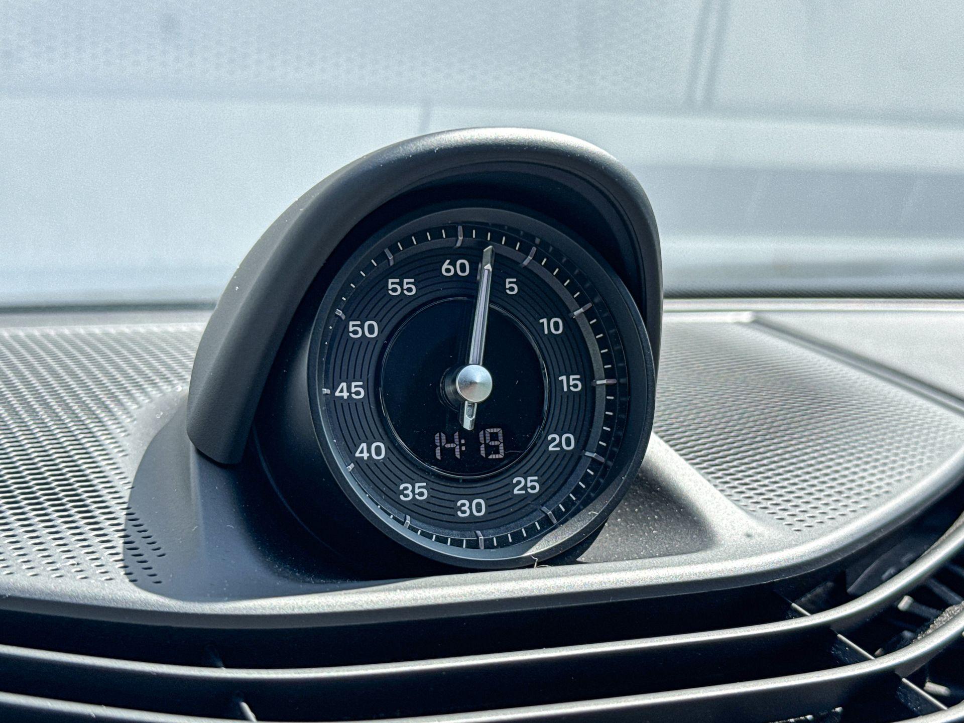 Foto van Porsche Taycan