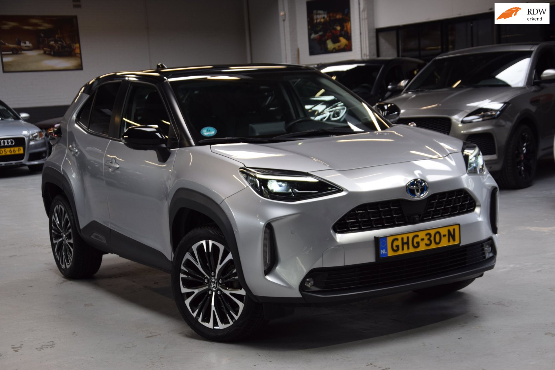 Toyota Toyota Yaris Cross 1.5 Hybrid Executive Bi-Tone Hud Navi|Panoramadak|Garantie|Dealer Onderhouden 2022 - voorkant