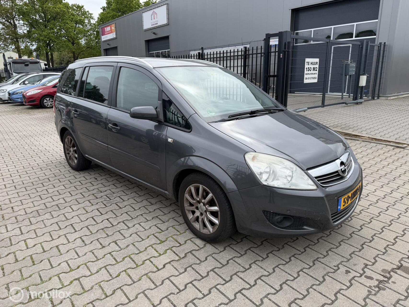 Opel Zafira 1.8 Executive 7 persoons 2009 - voorkant
