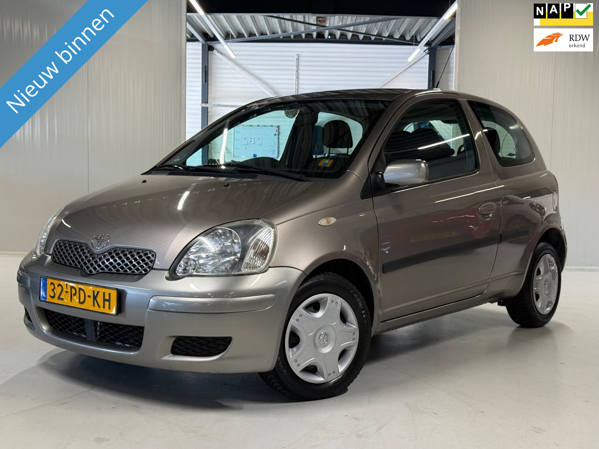 Toyota Yaris 1.3 VVT-i Sol Airco|Automaat|PDC!! 2004 - voorkant