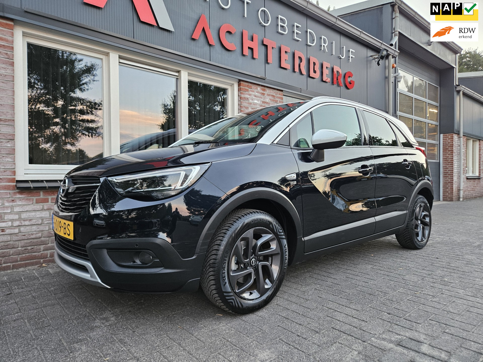 Opel Crossland X 1.2 Turbo 120 Jaar Edition Camera! LED! Carplay! NAP! Airco/Clima! Navigatie! Nette Auto! 2020 - voorkant