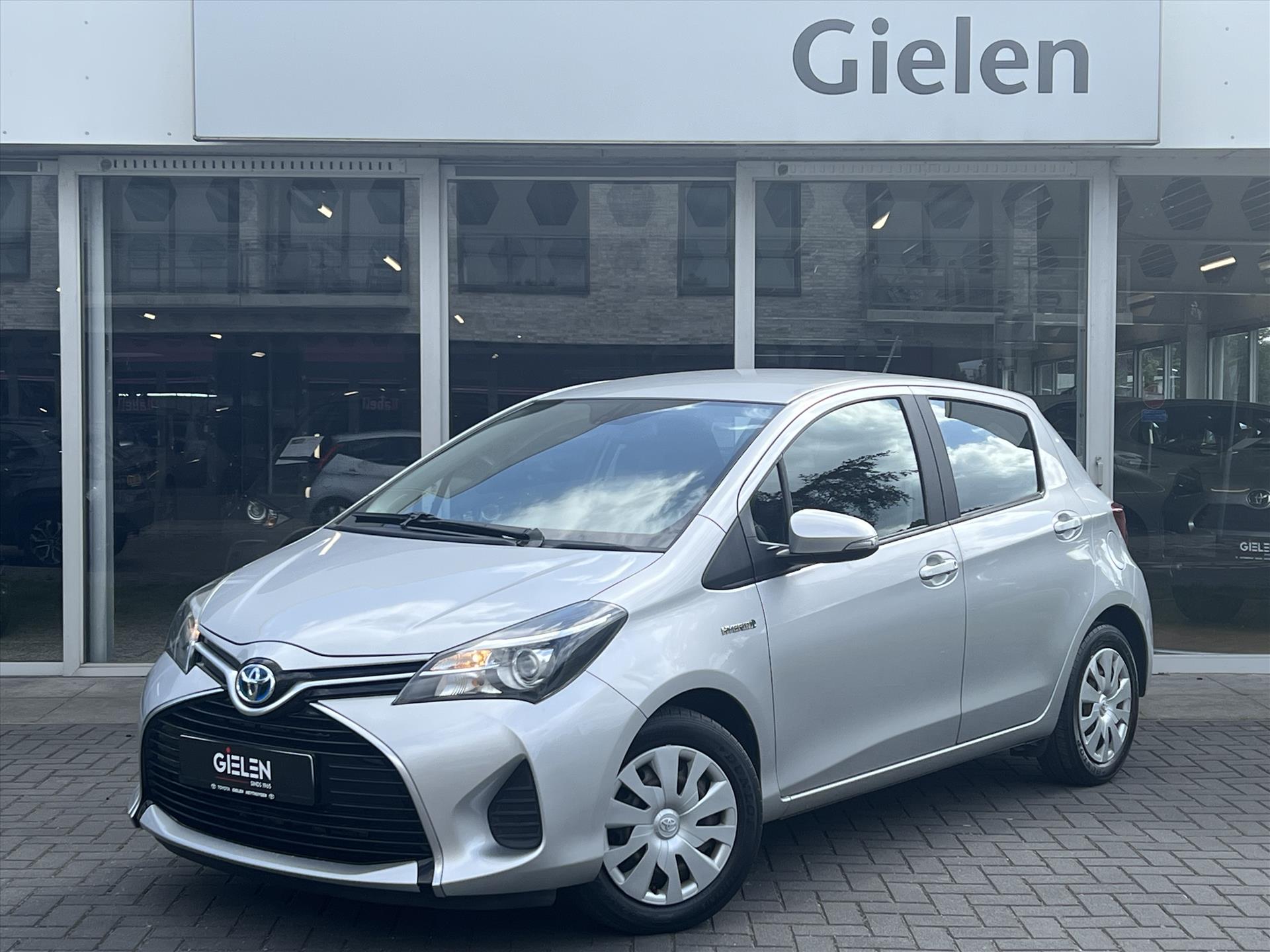 Toyota Toyota Yaris Hybrid 1.5 Hybrid 100pk Dynamic | Cruise control, Navigatie, Licht + regensensor, Climate control 2015 - voorkant