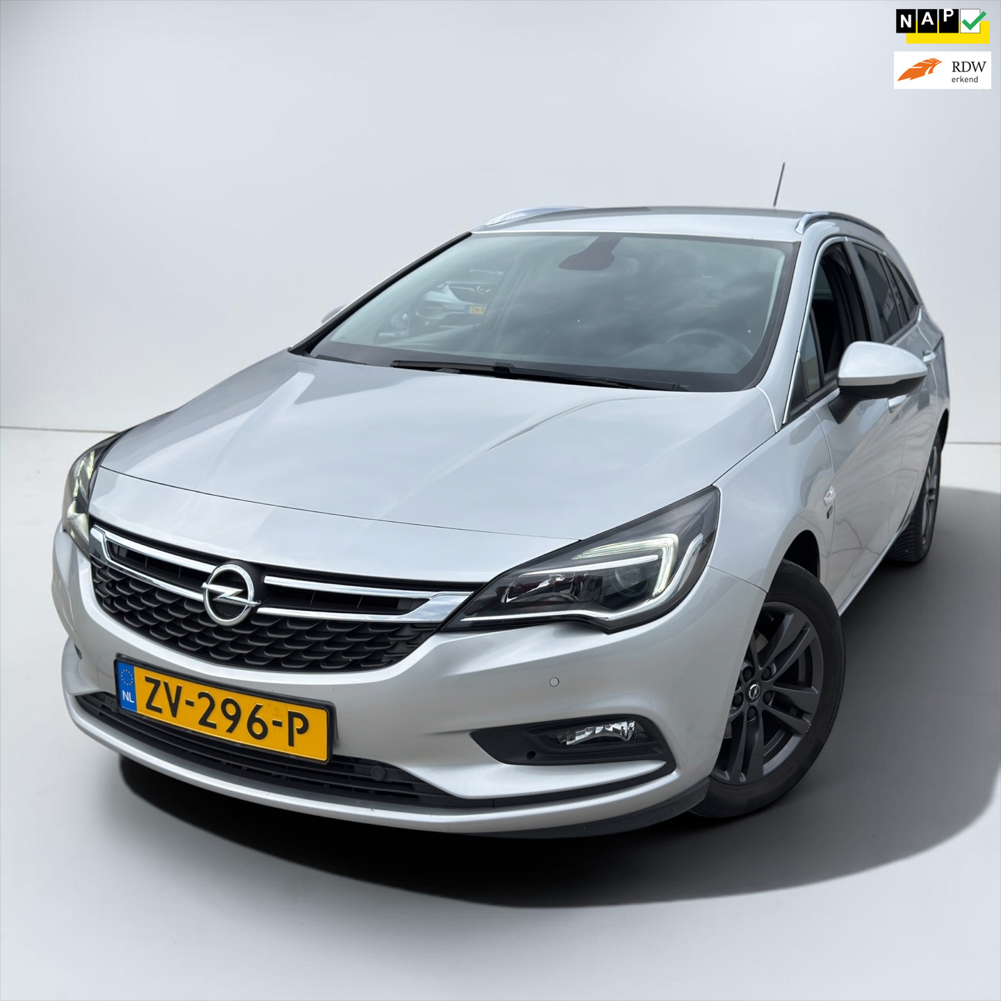 Opel Astra Sports Tourer 1.0 Turbo 120 Jaar Edition NAVI parkeersensor 2019 - voorkant