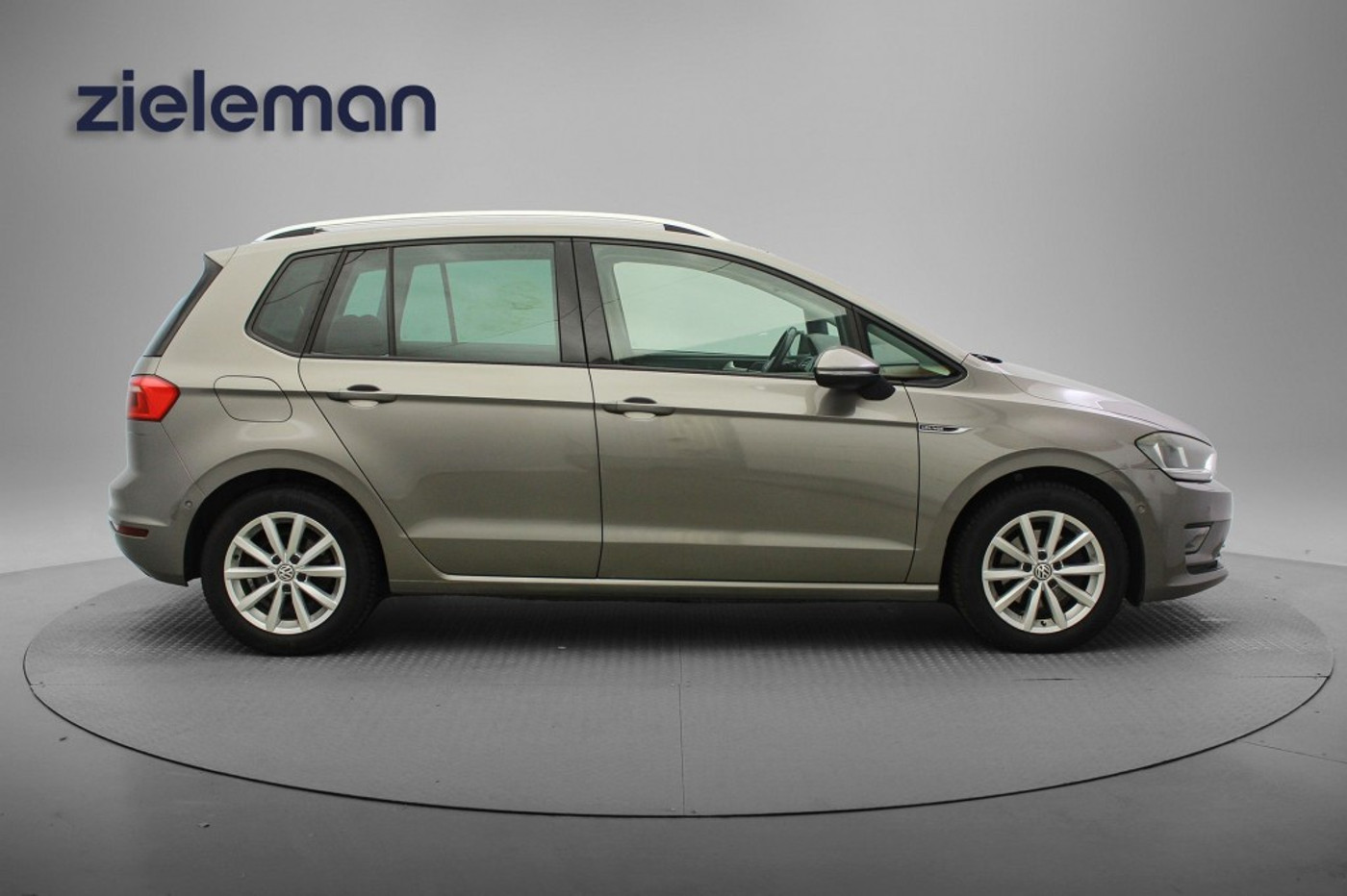 Foto van Volkswagen Golf Sportsvan