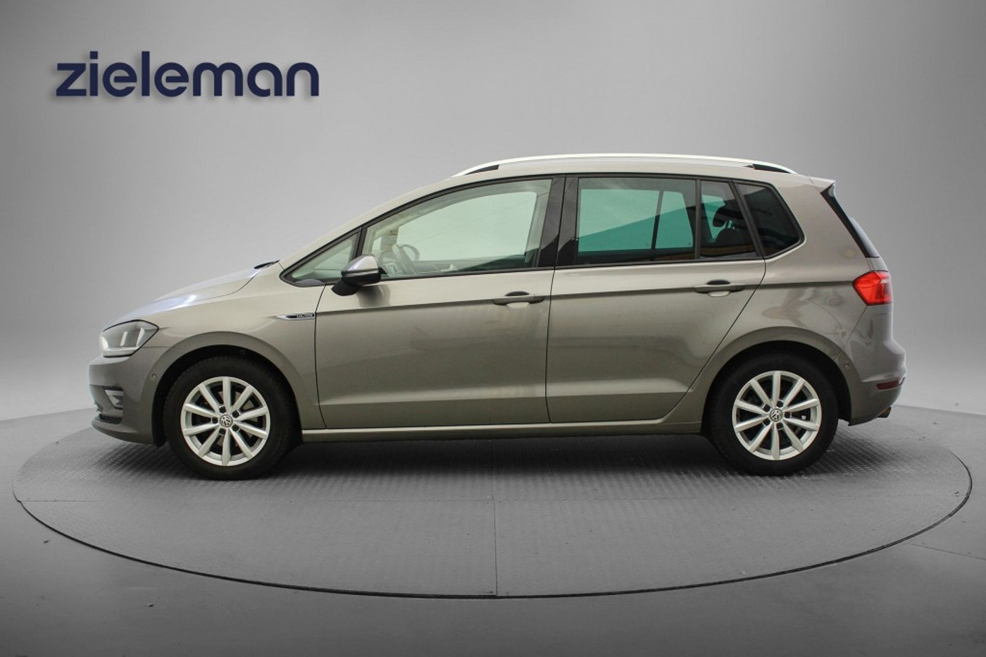 Foto van Volkswagen Golf Sportsvan