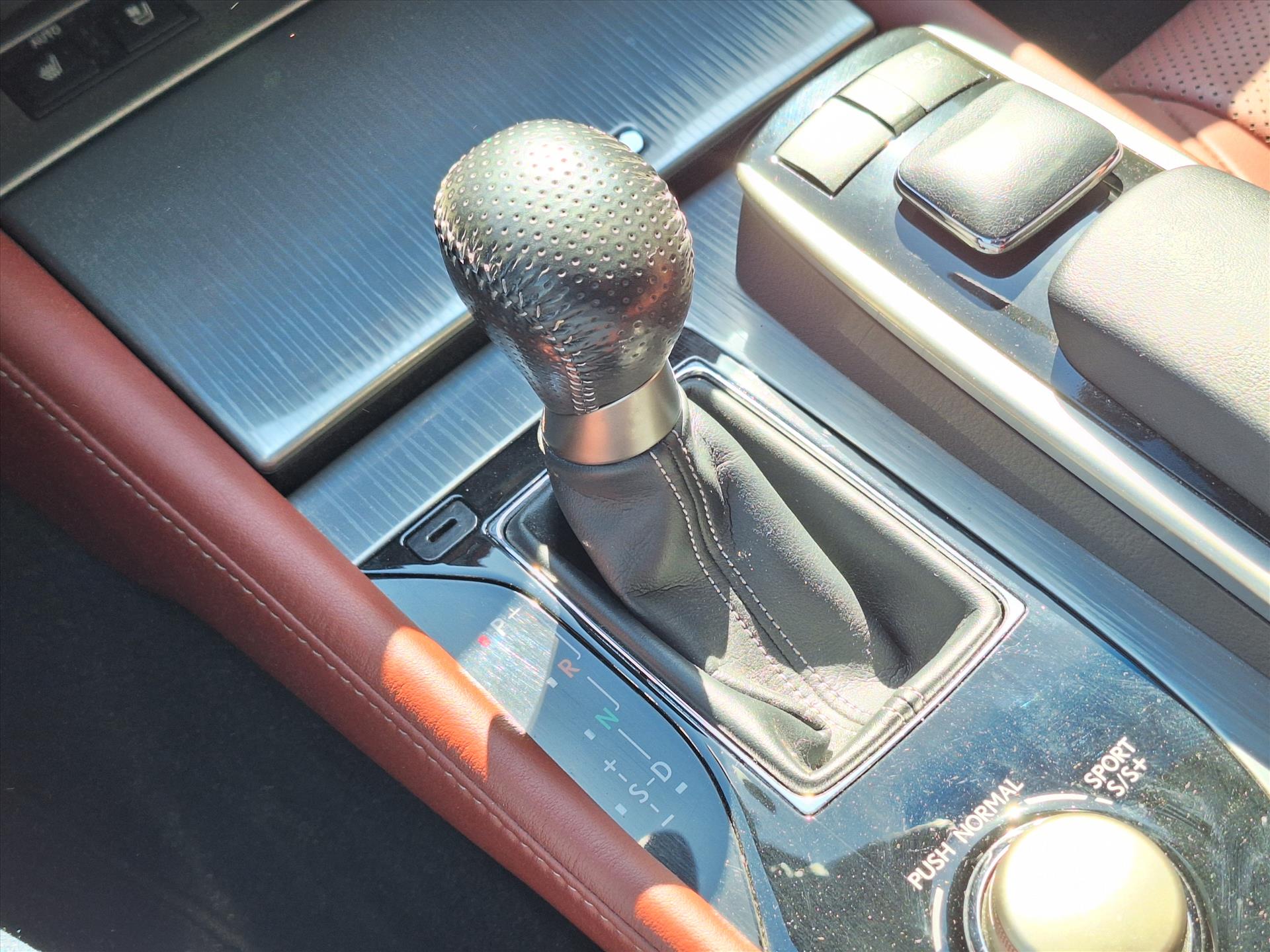 Foto van Lexus Lexus Gs450h