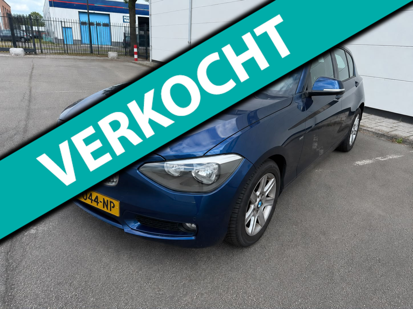 BMW 1er Reihe 116i Automaat Pano Camera Stoelverwarming Climate Cruise 2012 - voorkant