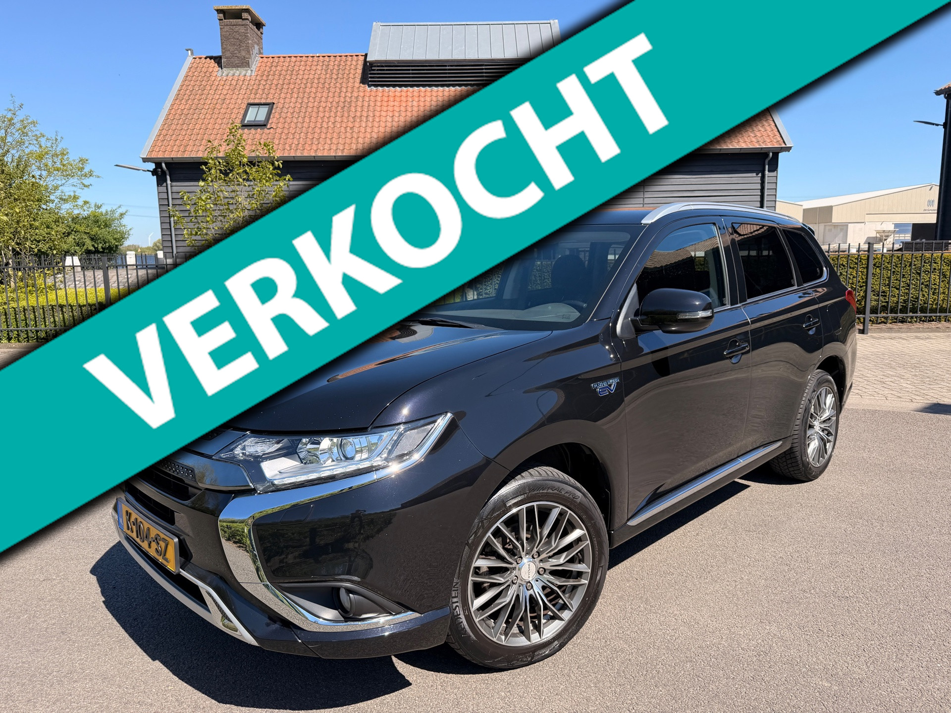 Mitsubishi Mitsubishi Outlander 2.4 PHEV 240PK AWD PURE PLUG IN HYBRIDE CAMERA CARPLAY LED-XENON 2021 - voorkant