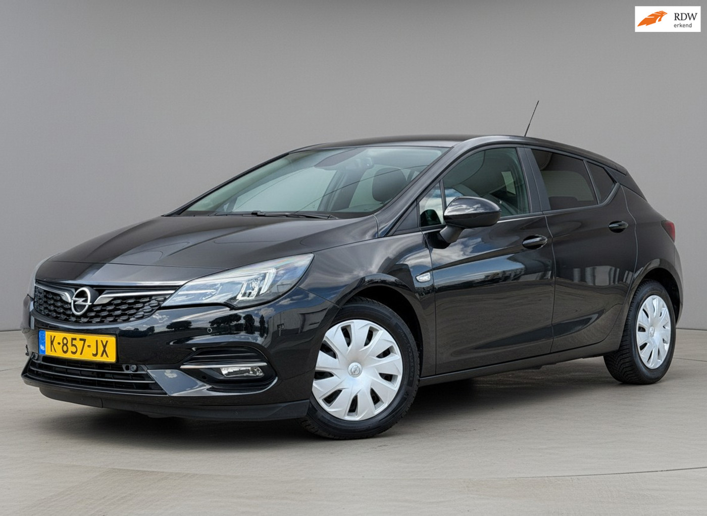 Opel Astra 1.2 Business Executive 2021 - voorkant
