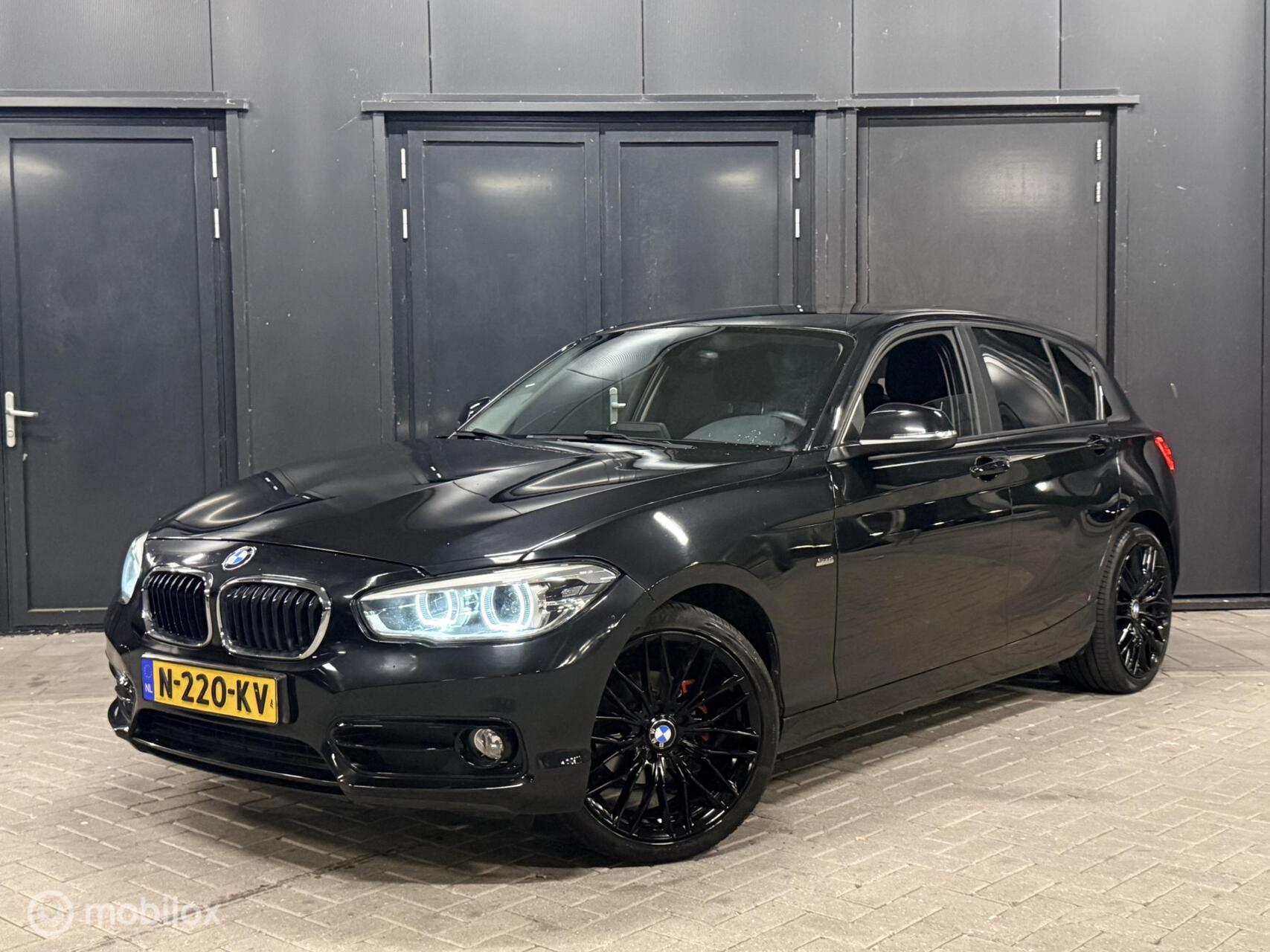 BMW 118i 118i Centennial High Executive LED/18inch/sport 2016 - voorkant