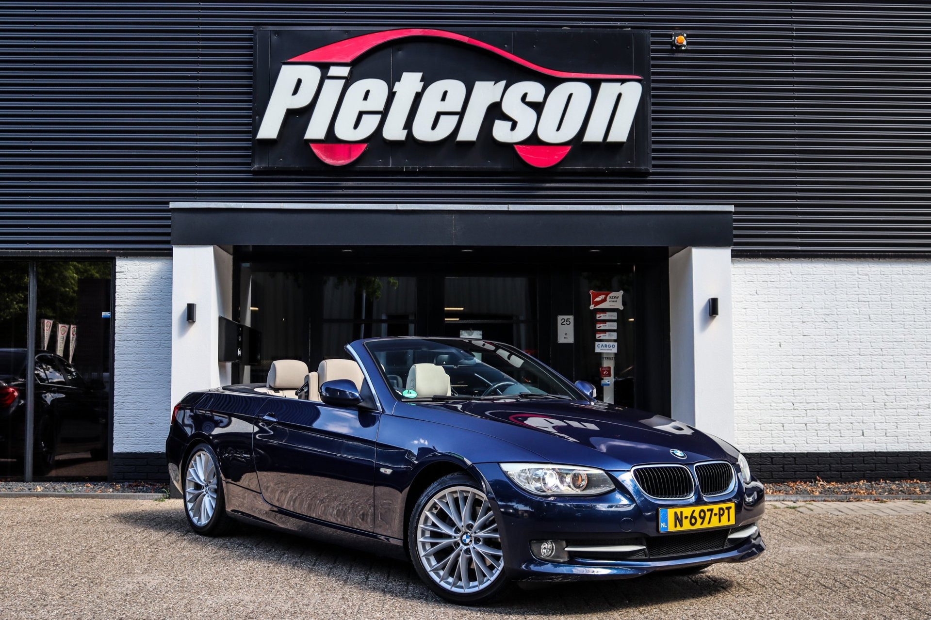 BMW 320i 320i MEMORY LEDER XENON CLIMA STOELVER 2011 - voorkant