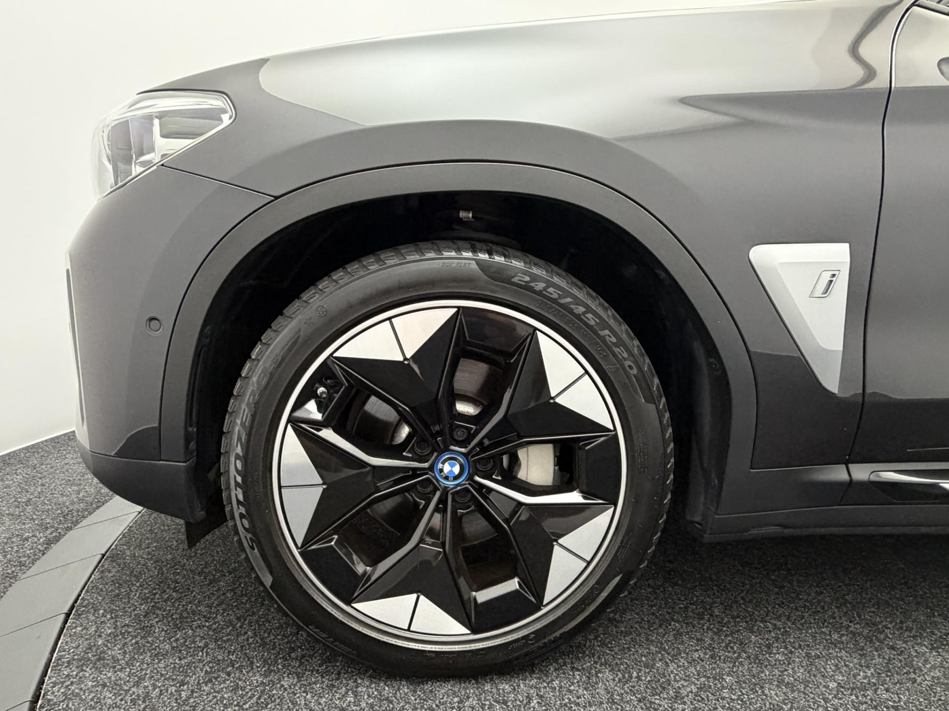 Foto van BMW Ix3