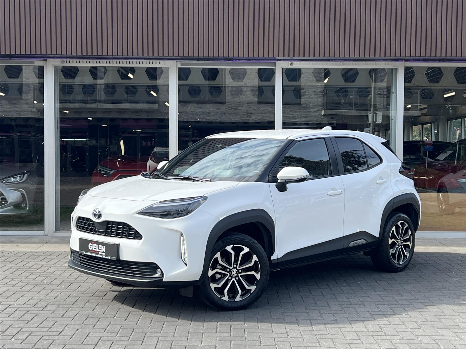 Toyota Toyota Yaris Cross 1.5 Hybrid Dynamic | 17 inch, Keyless, Privacy Glass, Smart connect, Apple CarPlay/Android Auto, LED, Parkeercamera 2021 - voorkant
