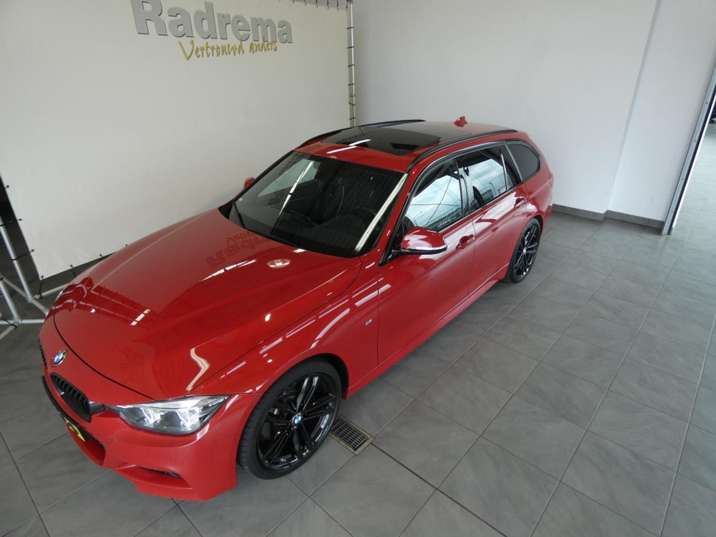 Foto van BMW 330i