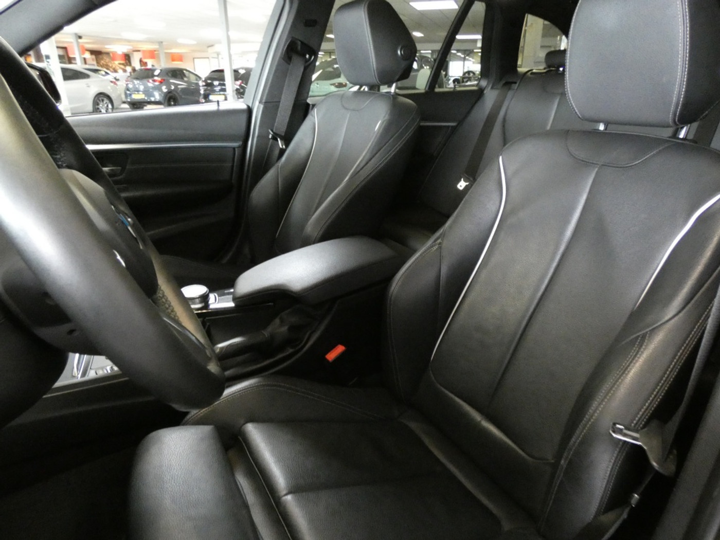 Foto van BMW 330i