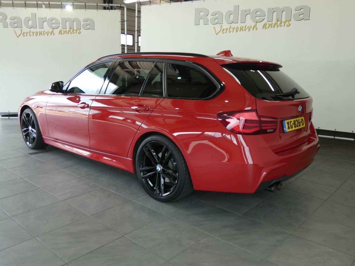 Foto van BMW 330i