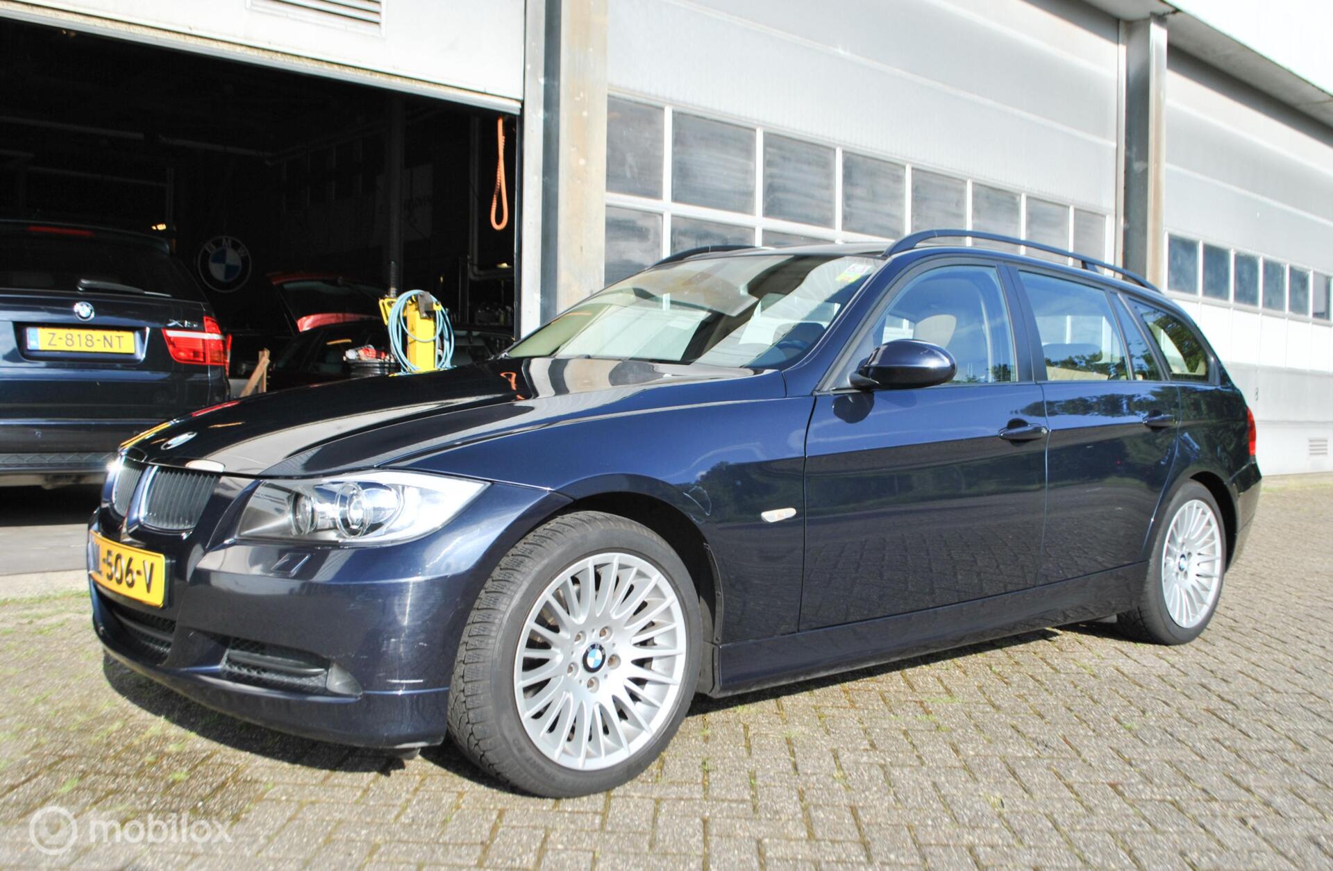 BMW 3er Reihe 320i Dyn.Exec. Leer Voll.Hist. 2005 - voorkant