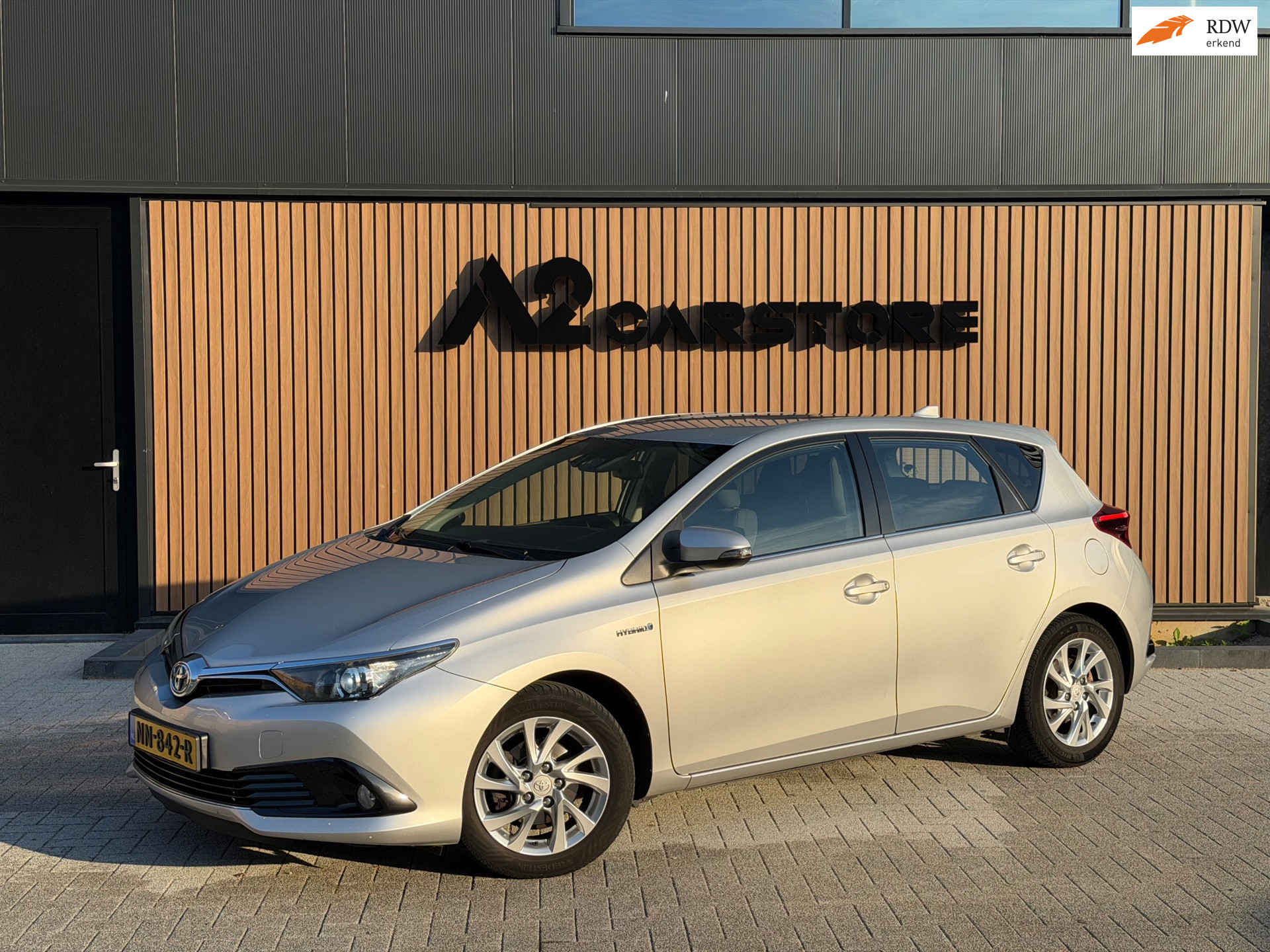 Toyota Toyota Auris 1.8 Hybrid Dynamic NAVI CAMERA XENON NETTE AUTO! 2015 - voorkant