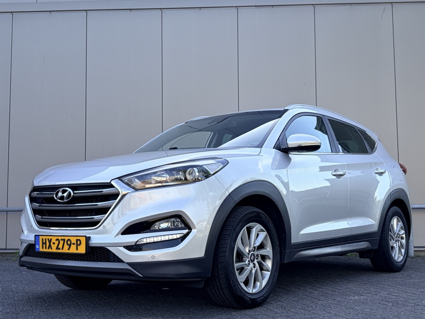 Hyundai Tucson 1.6 T-GDi - NAP! - 1900 trekgewicht - camera - airco - cruise - 2016 - voorkant