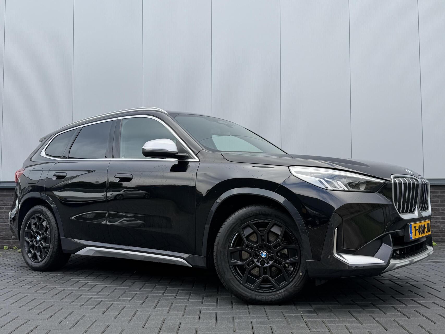 Foto van BMW Ix1 Xdrive30