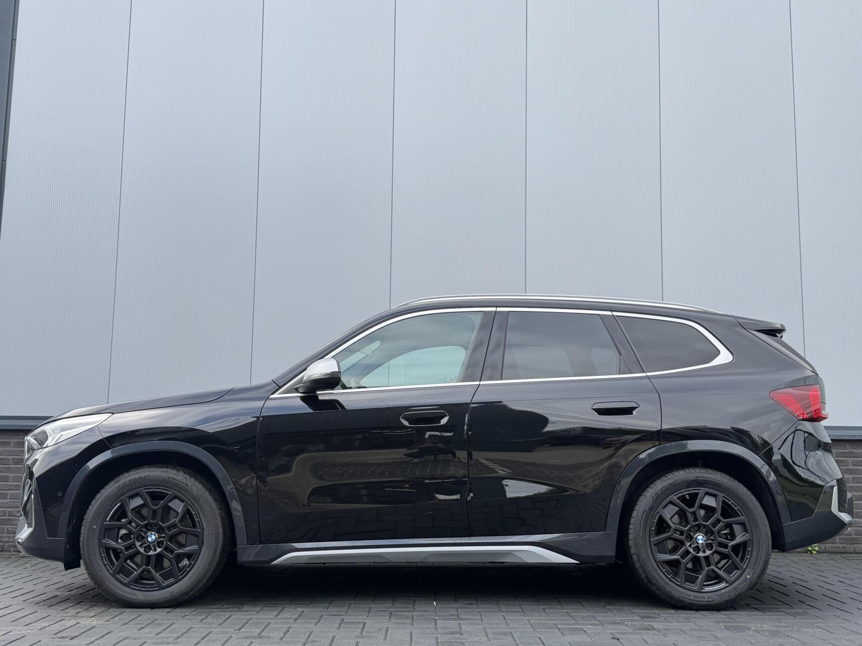 Foto van BMW Ix1 Xdrive30
