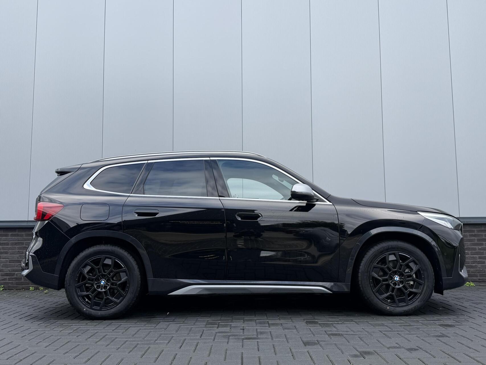 Foto van BMW Ix1 Xdrive30