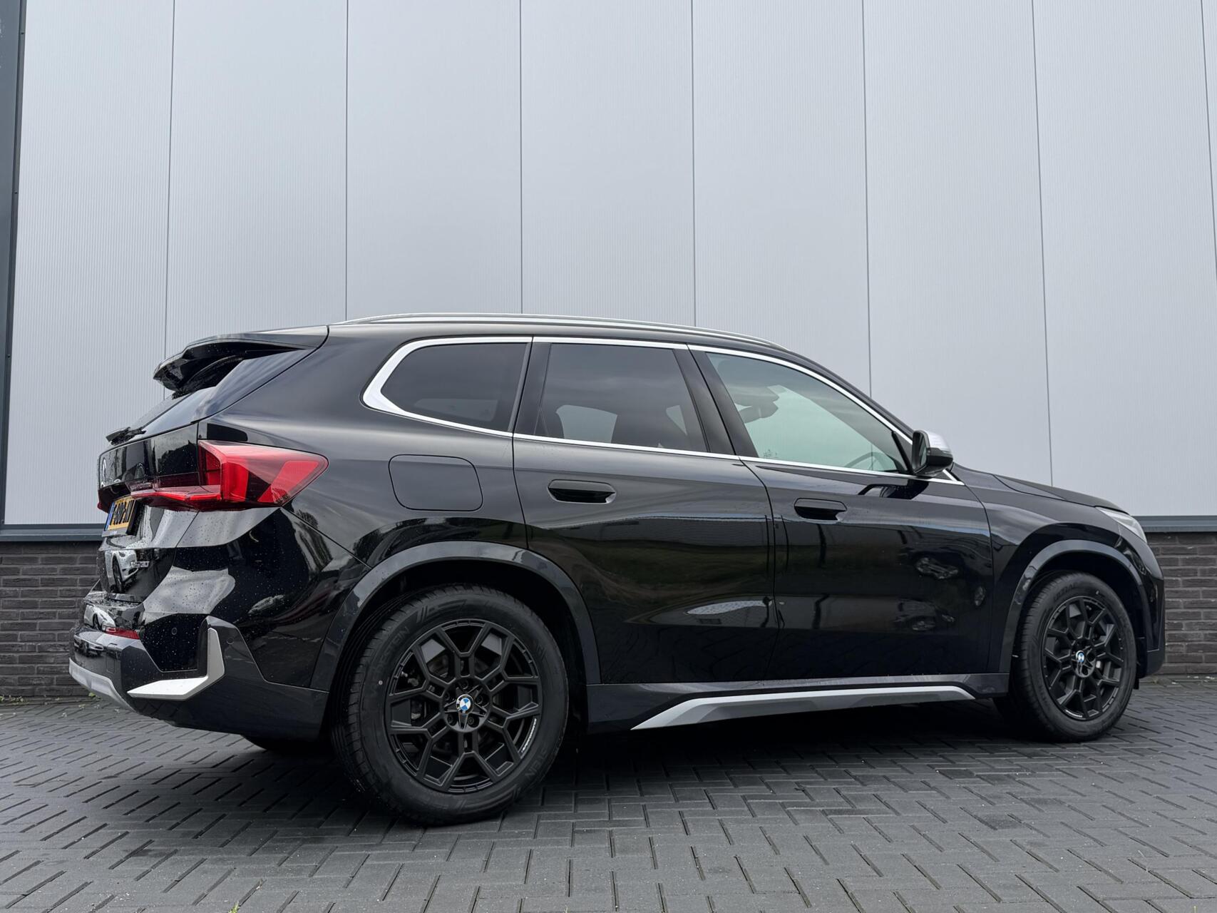 Foto van BMW Ix1 Xdrive30